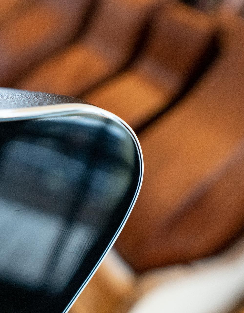 Электроакустическая гитара Ovation Applause AE44II-5 Mid Cutaway Black - купить в "Гитарном Клубе"