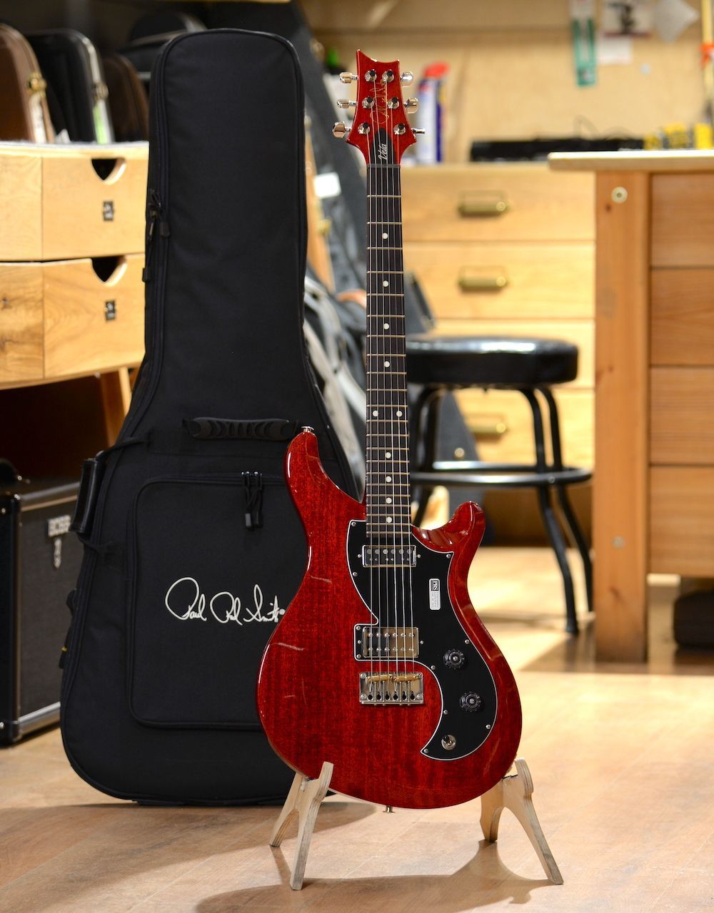 Электрогитара PRS S2 VELA DOTS VINTAGE CHERRY - купить в "Гитарном Клубе"
