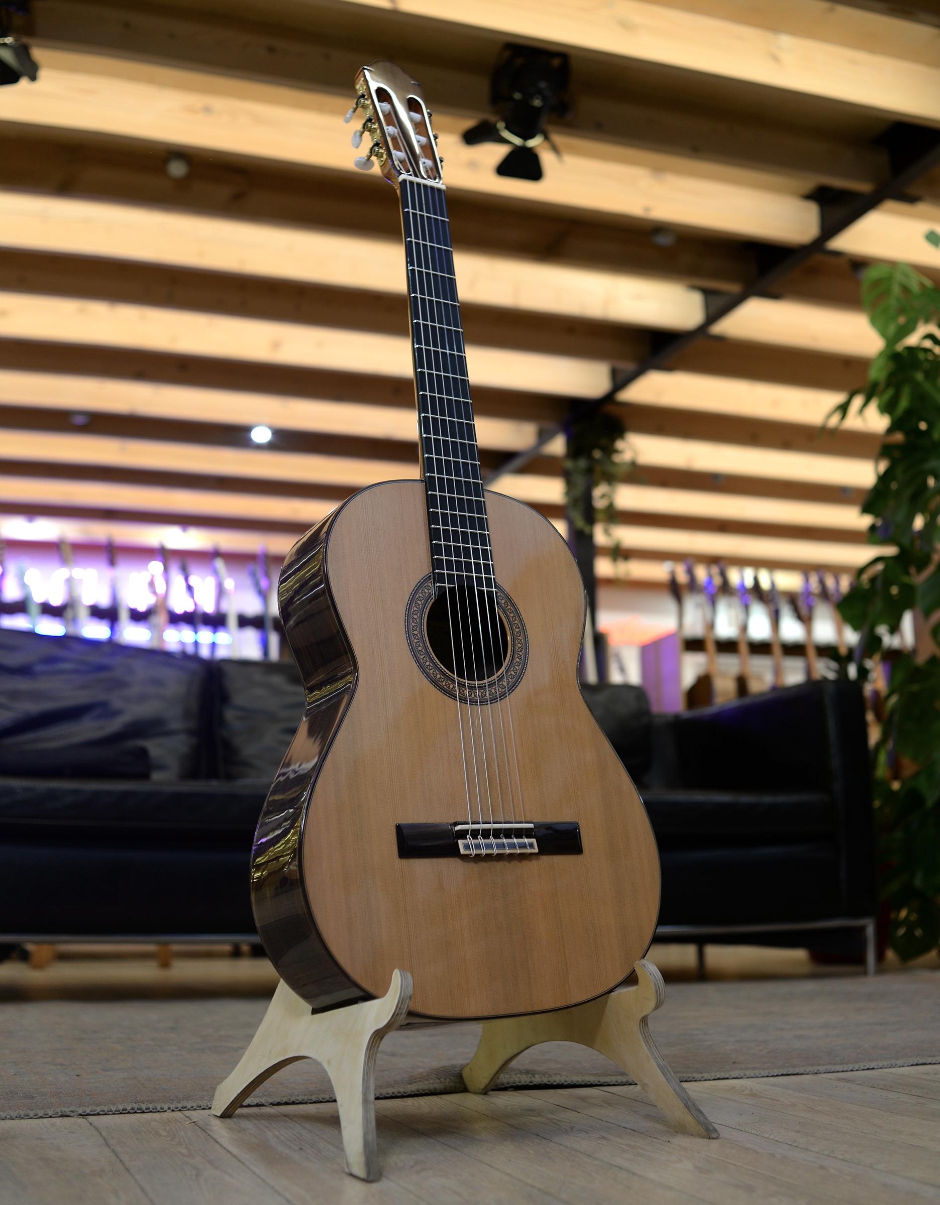 Классическая гитара Raimundo R130 Cedar - купить в "Гитарном Клубе"