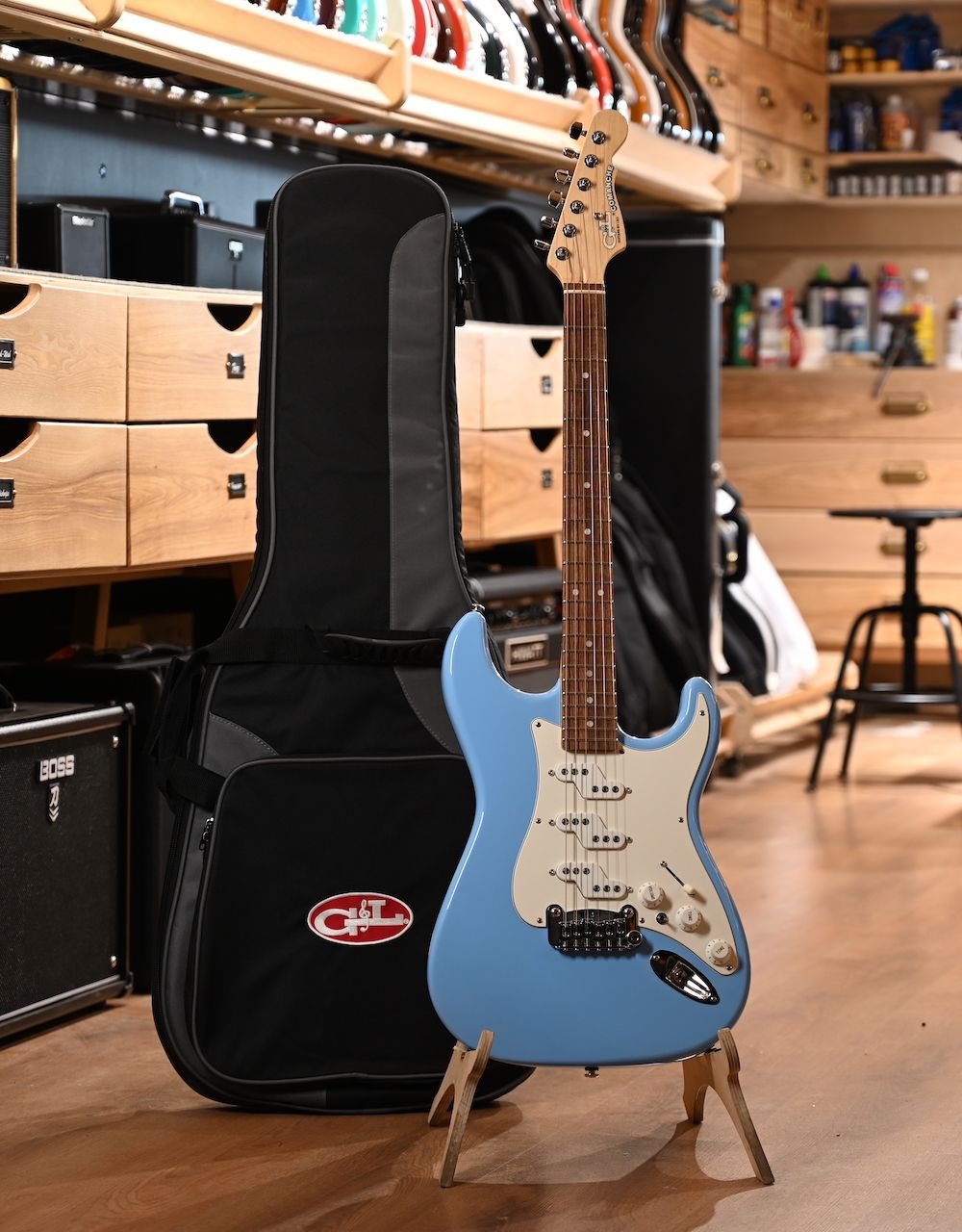 Электрогитара G&L FD Comanche Himalayan Blue CR - купить в "Гитарном Клубе"