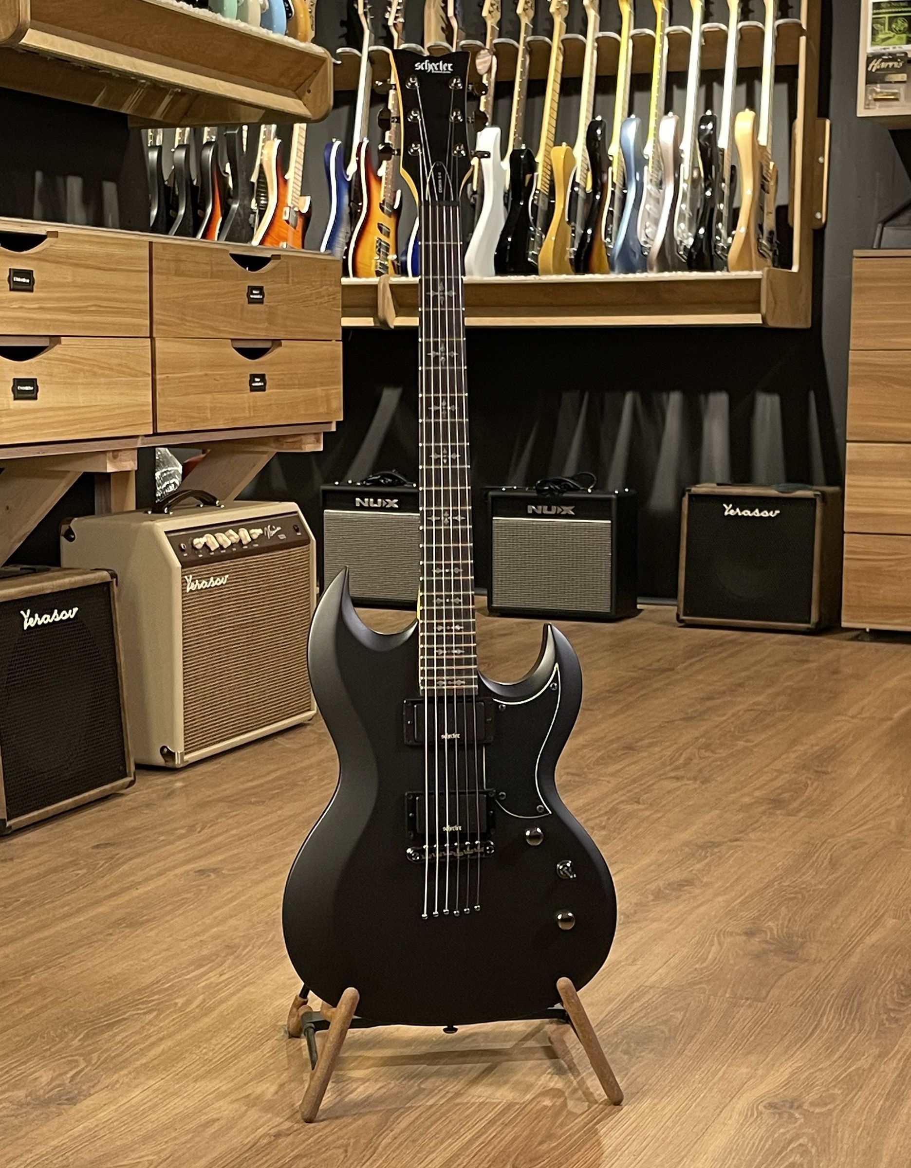 Электрогитара Schecter Demon S-II Aged Black Satin - купить в "Гитарном Клубе"