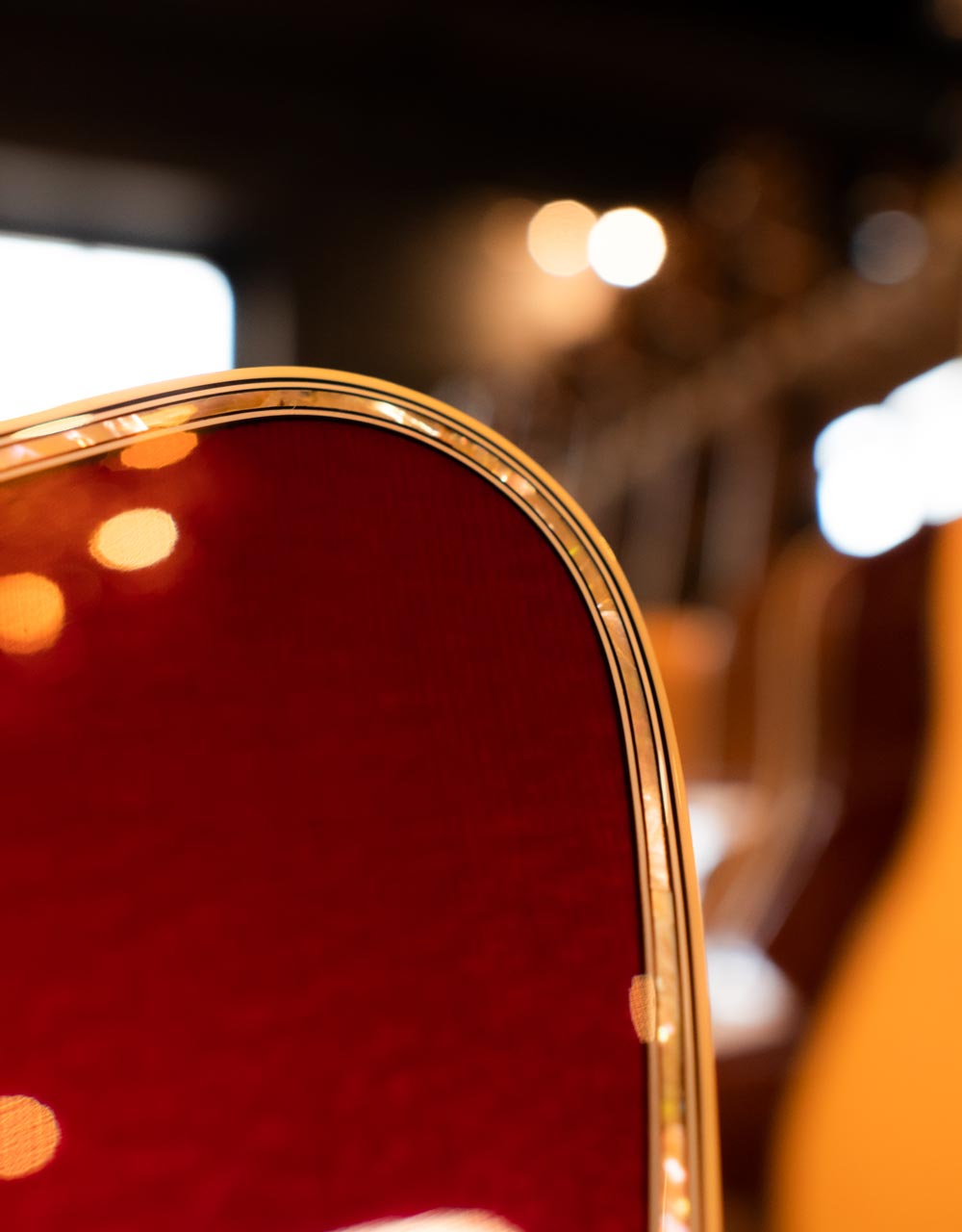 Электроакустическая гитара Ovation C2079AX-CCB Custom Legend Deep Contour Cutaway Cherry Cherry Burs - купить в "Гитарном Клубе"