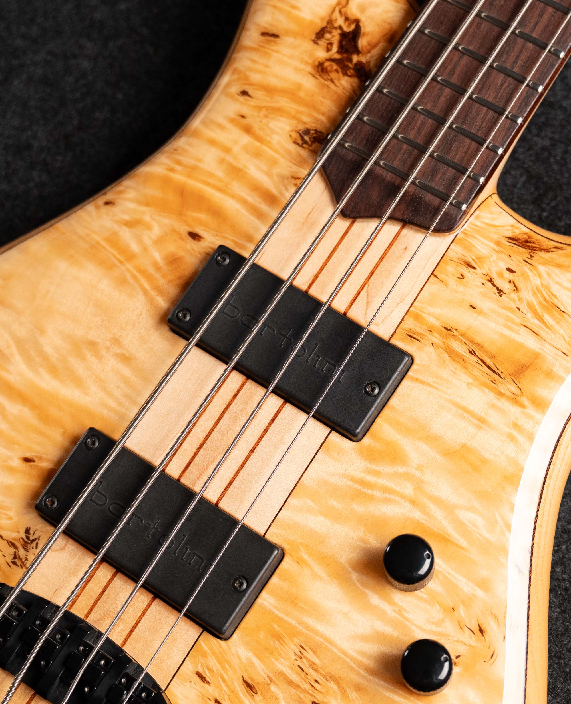 Бас-гитара Mayones Comodous 4 Classic Eye Poplar - купить в "Гитарном Клубе"