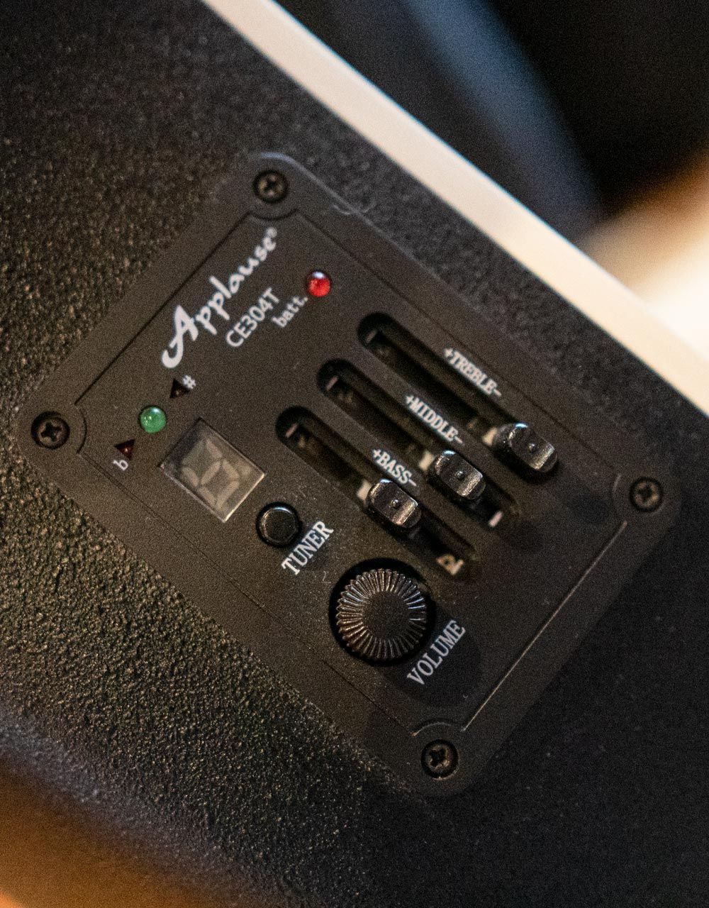 Электроакустическая гитара Ovation Applause AE44II-5 Mid Cutaway Black - купить в "Гитарном Клубе"