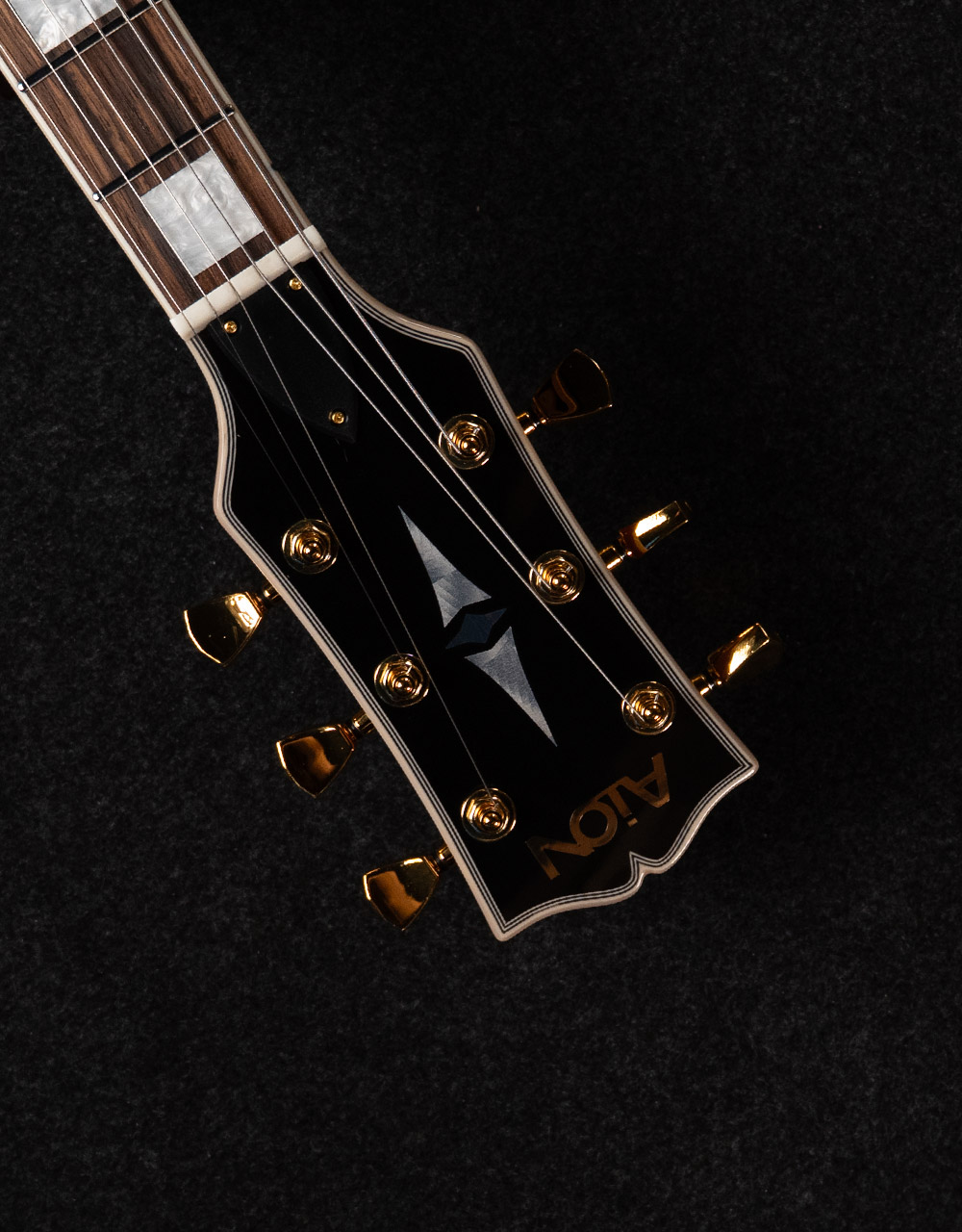 Электрогитара Aion E-50 Red - купить в "Гитарном Клубе"