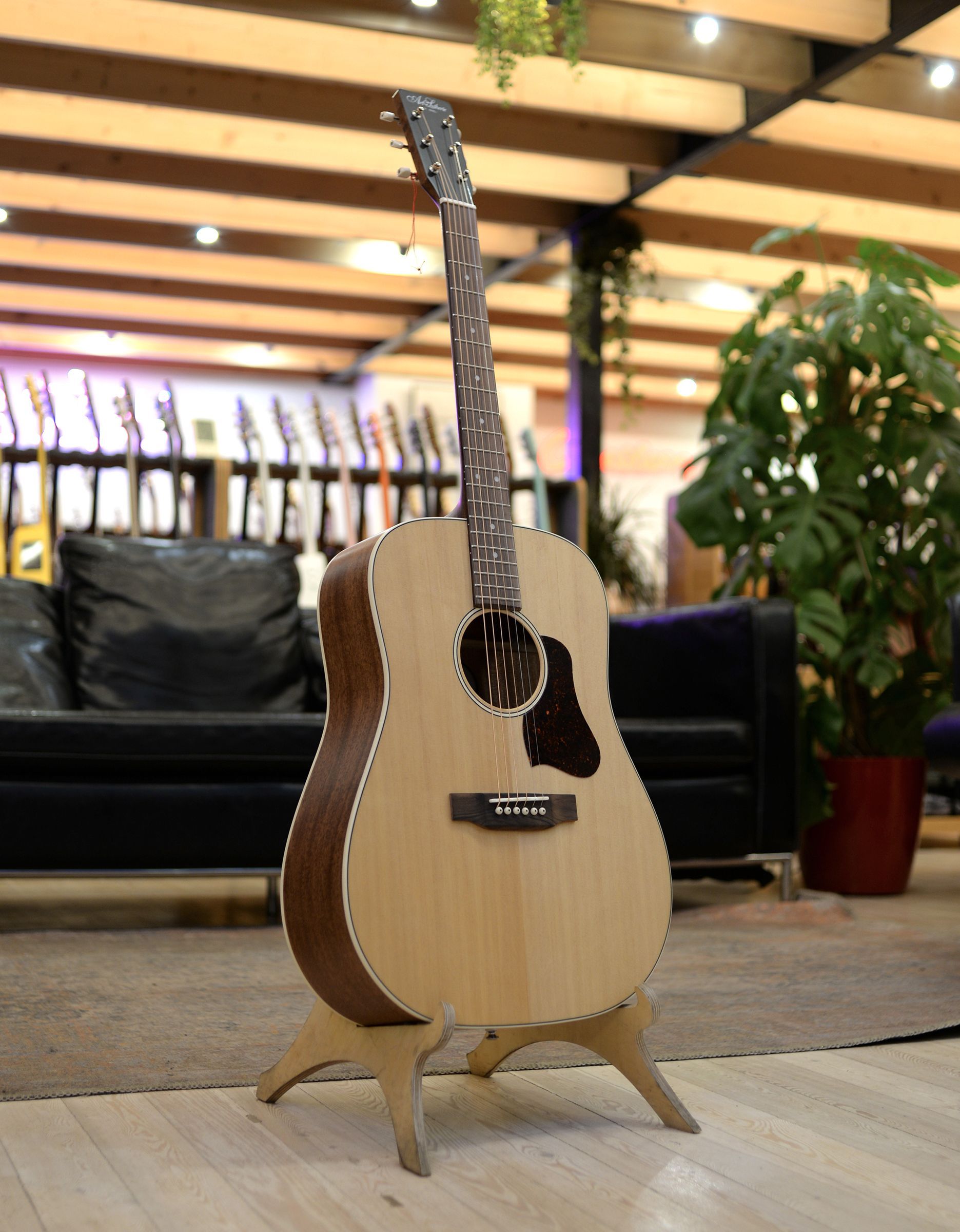 Электроакустическая гитара Art & Lutherie Americana Natural EQ - купить в "Гитарном Клубе"