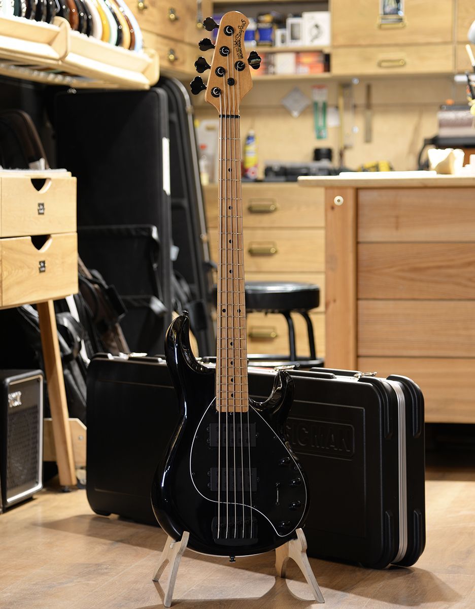 Бас-гитара Music Man StingRay Special, Black - купить в "Гитарном Клубе"