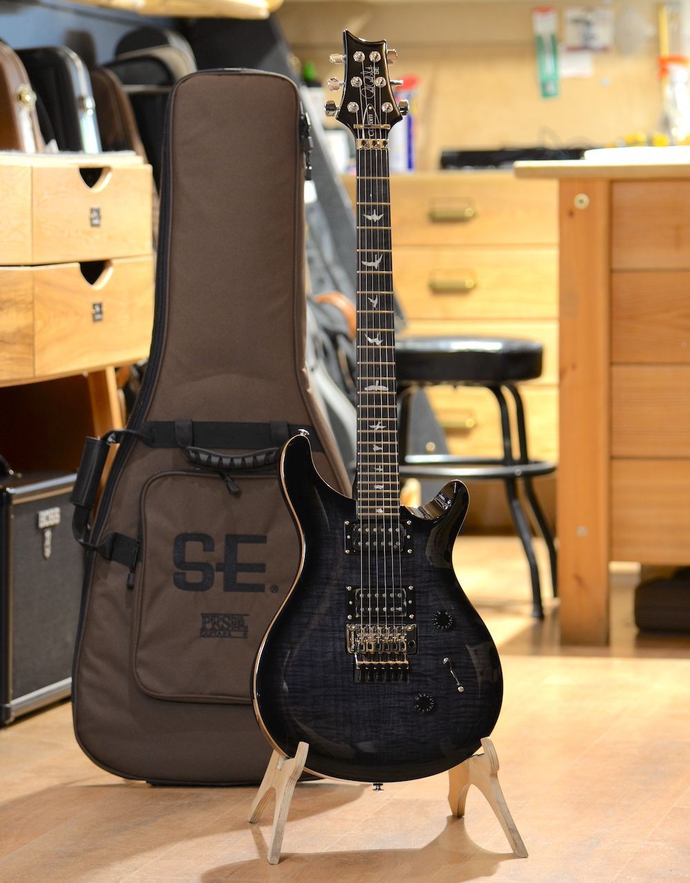 Электрогитара PRS SE CUSTOM 24 FLOYD CHARCOAL BURST - купить в "Гитарном Клубе"