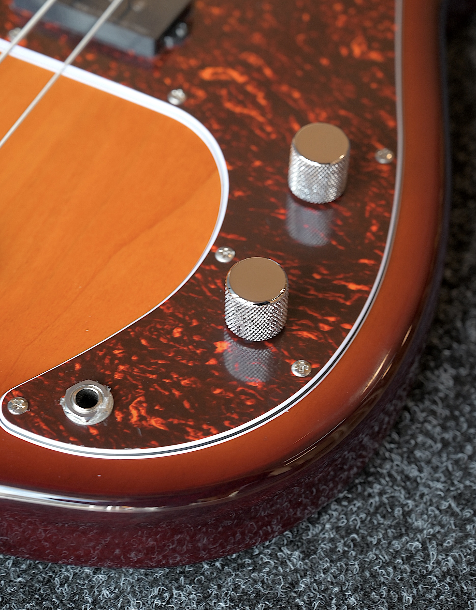 Бас-гитара Sire P-5 Alder-4 TS - купить в "Гитарном Клубе"