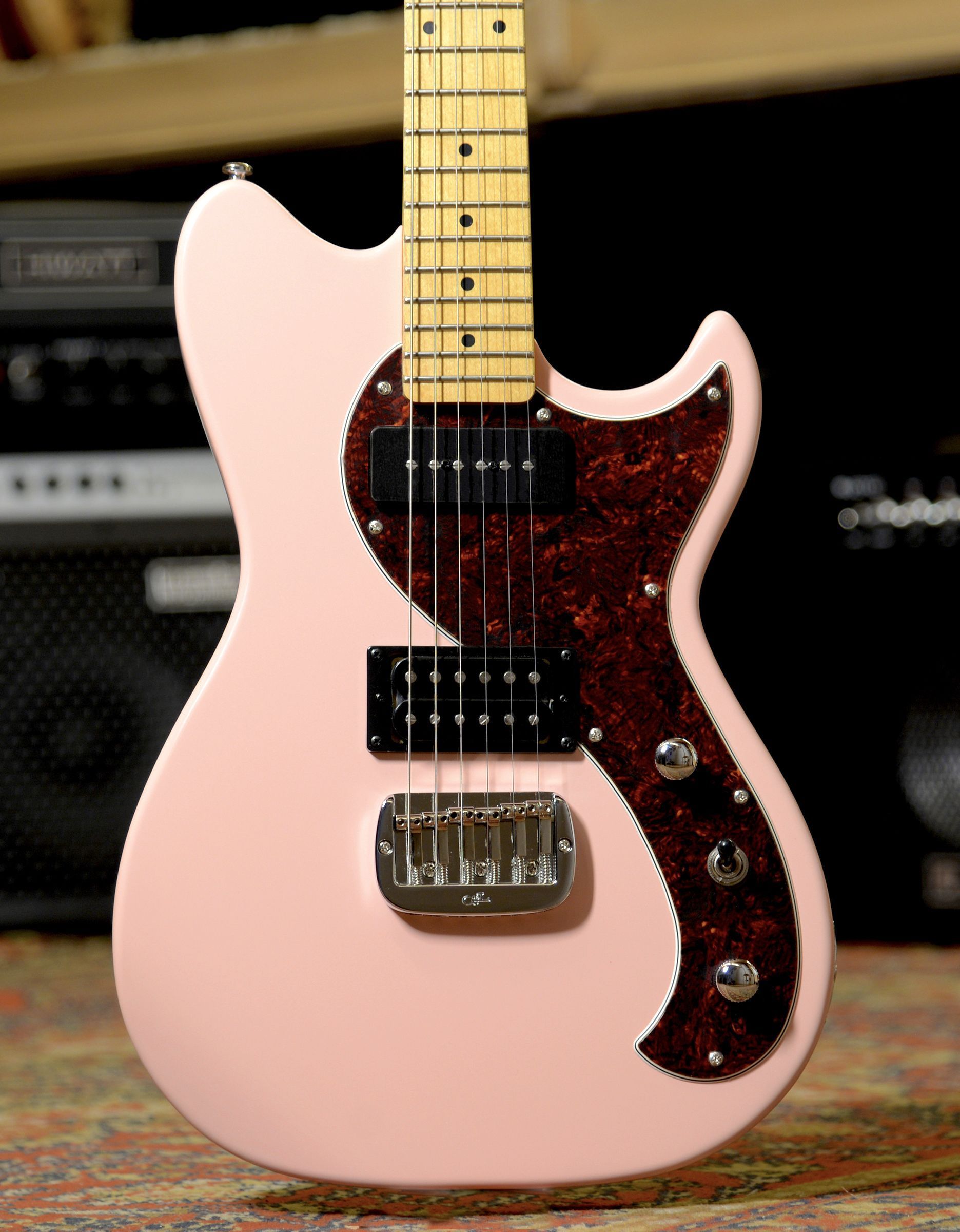 Электрогитара G&L Tribute Fallout Shell Pink MP Poplar - купить в "Гитарном Клубе"