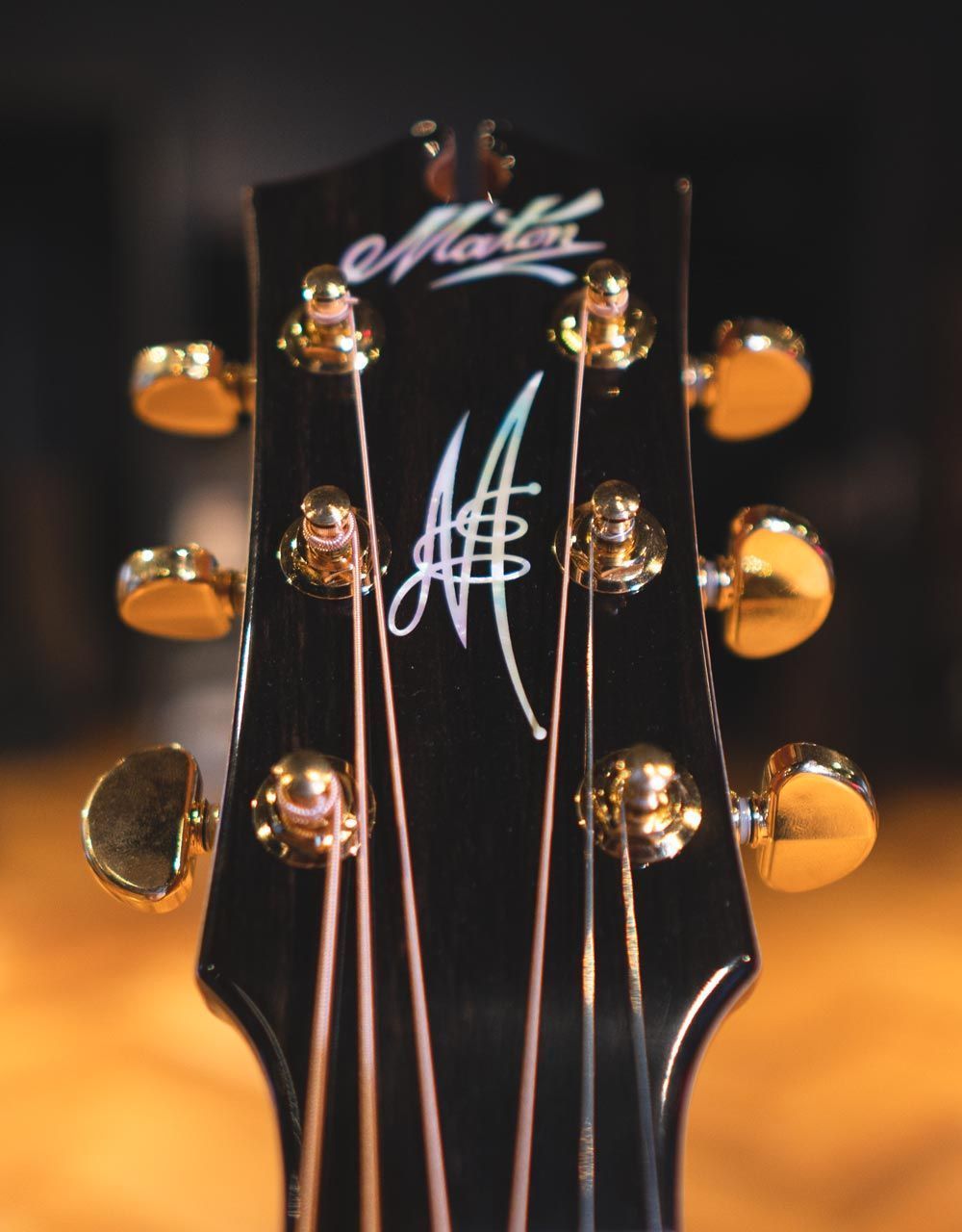 Электроакустическая гитара Maton EM100C-808 - купить в "Гитарном Клубе"