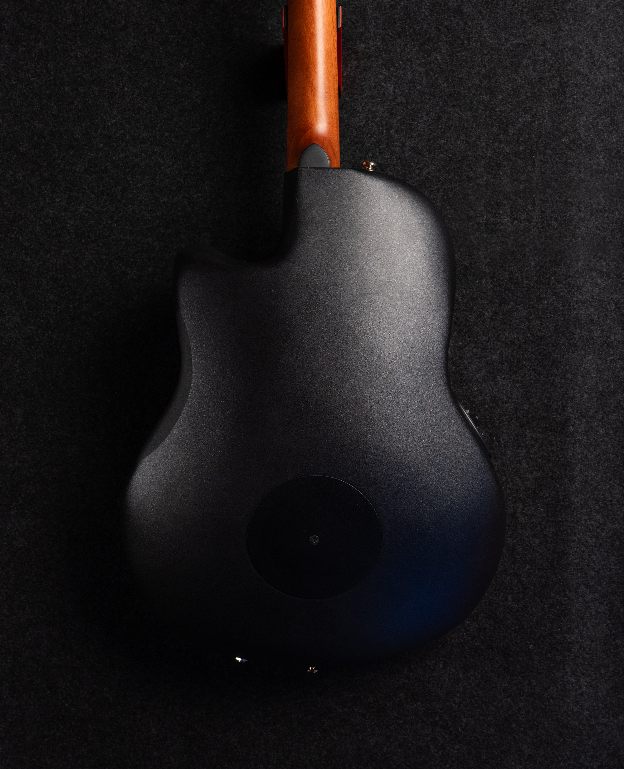 Электроакустическая гитара Ovation CE44P-FKOA Celebrity Elite Plus Mid Cutaway Natural Figured - купить в "Гитарном Клубе"