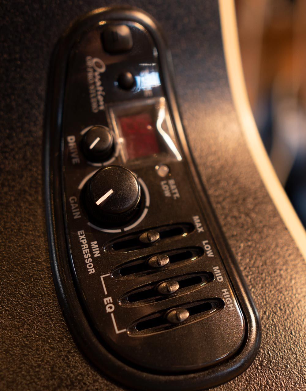 Электроакустическая гитара Ovation 2078AX-1 Elite Deep Contour Cutaway Sunburst - купить в "Гитарном Клубе"