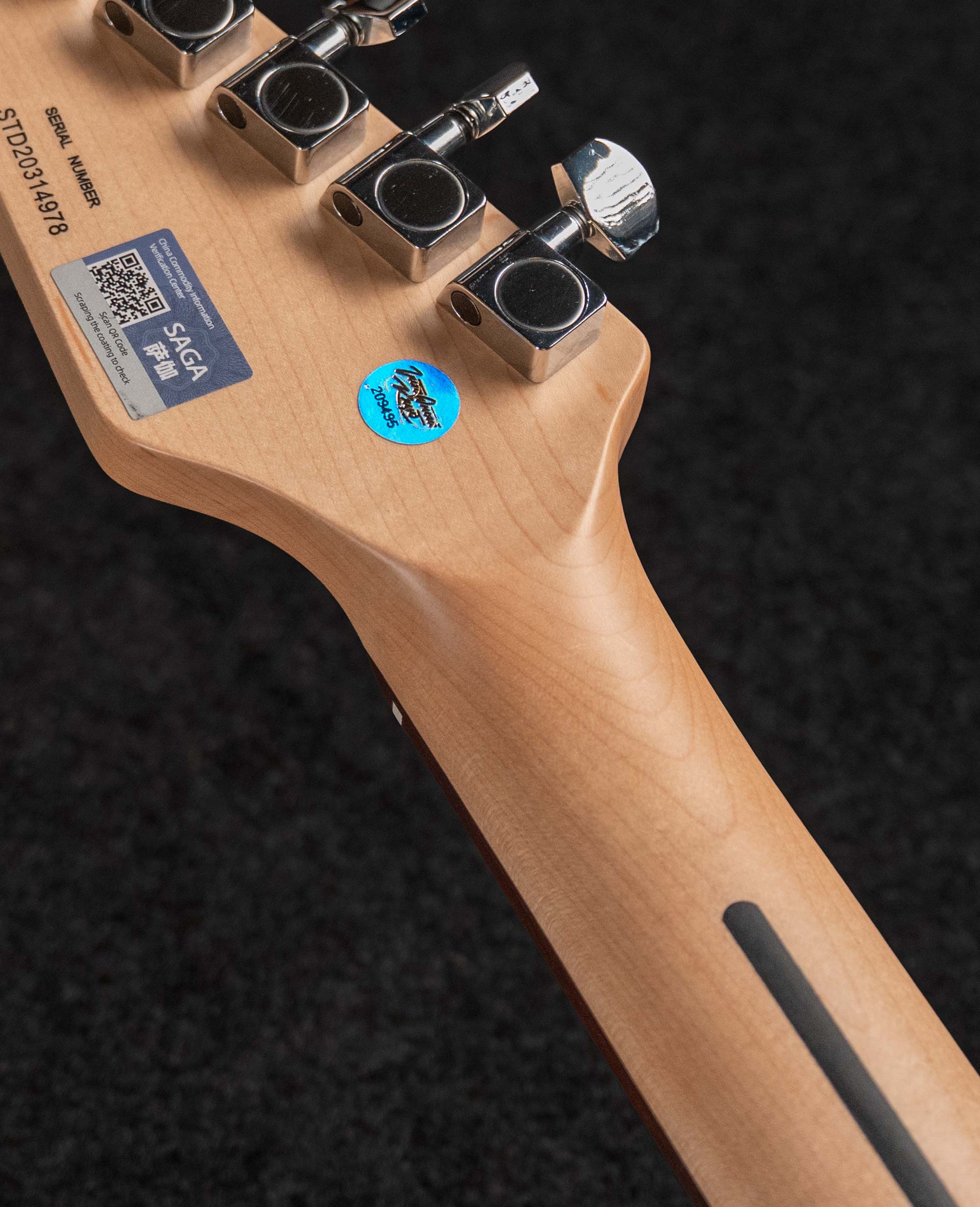 Электрогитара Saga Dark Night Blue - купить в "Гитарном Клубе"