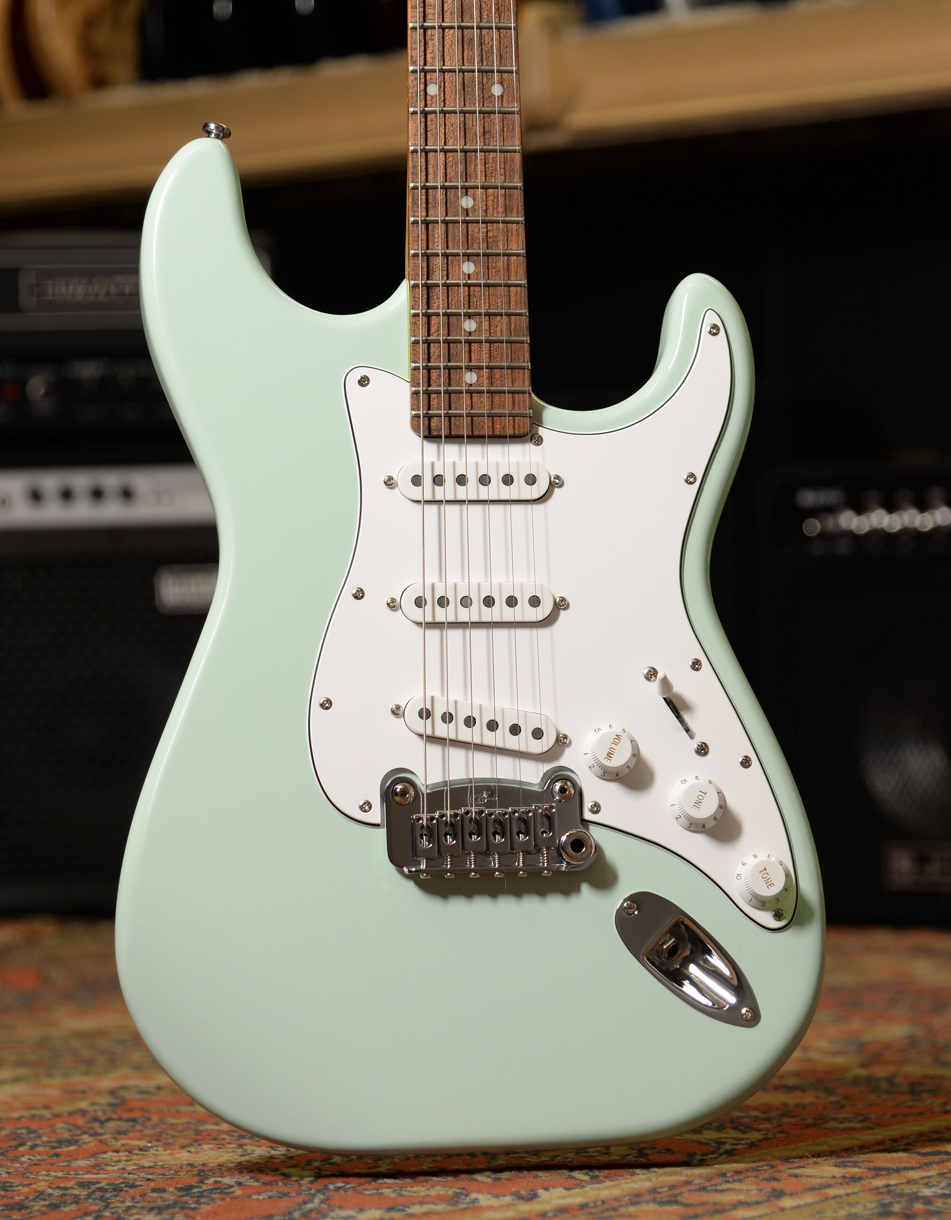 Электрогитара G&L Tribute Legacy Surf Green Jatoba - купить в "Гитарном Клубе"