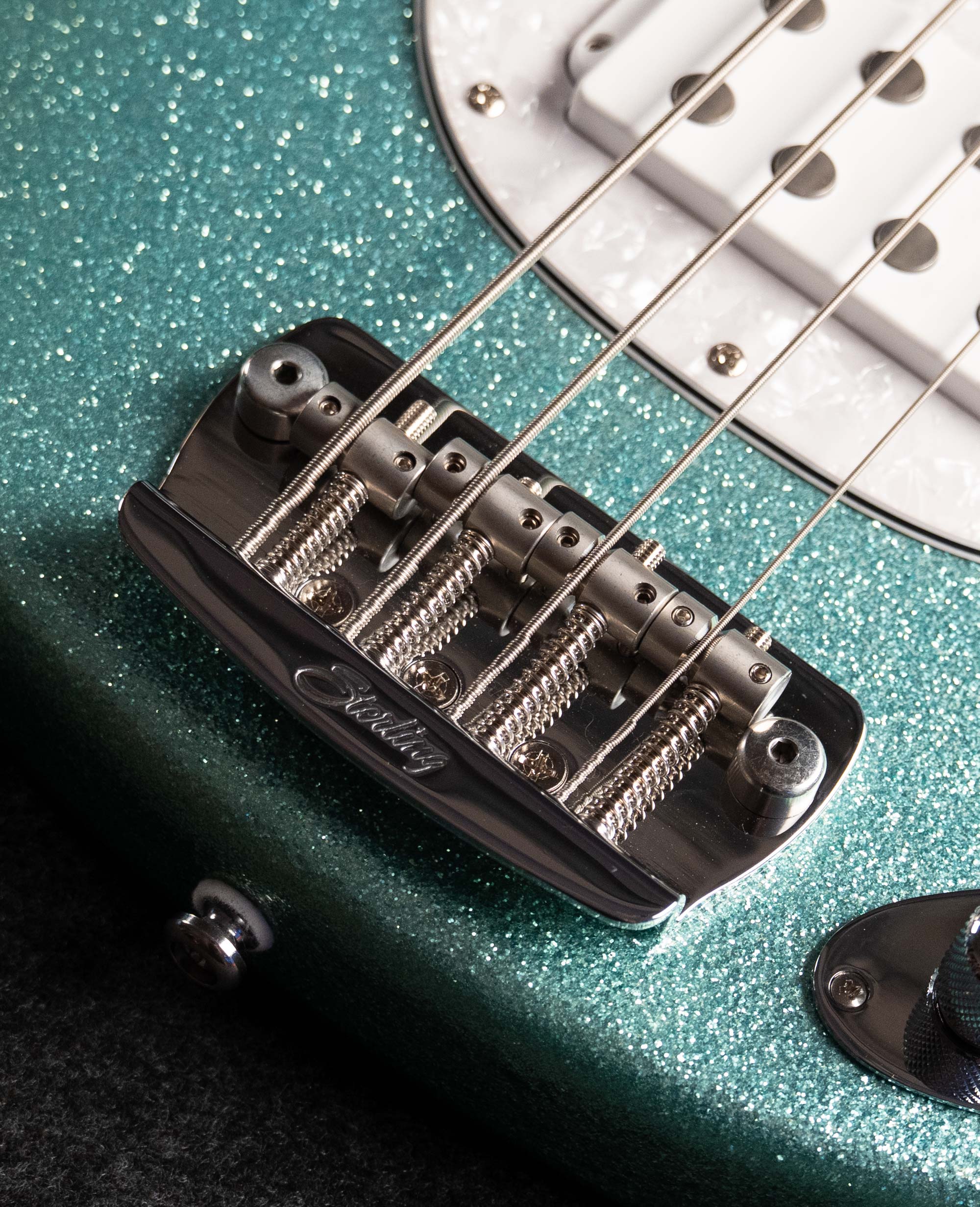 Бас-гитара Sterling StingRay RAY34-SSK, Seafoam Sparkle - купить в "Гитарном Клубе"