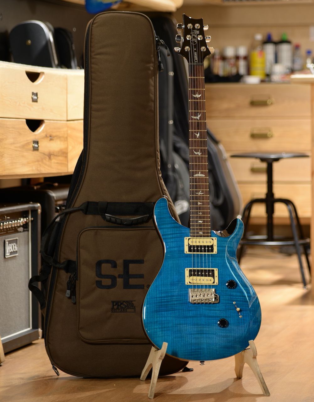 Электрогитара PRS SE CUSTOM 24 SAPPHIRE - купить в "Гитарном Клубе"