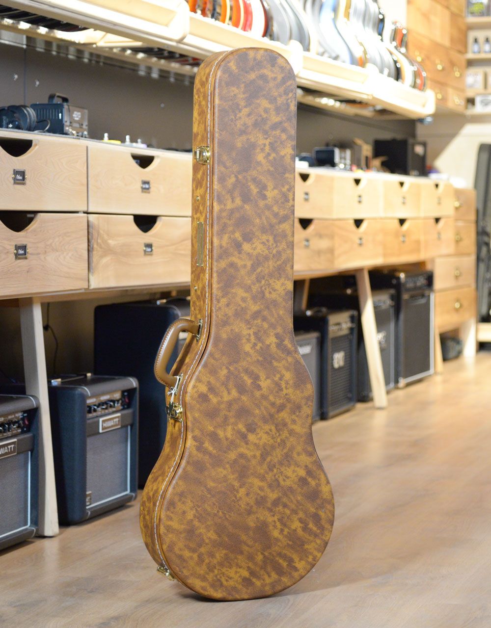 Кейс для электрогитары Tokai LP-250 - купить в "Гитарном Клубе"