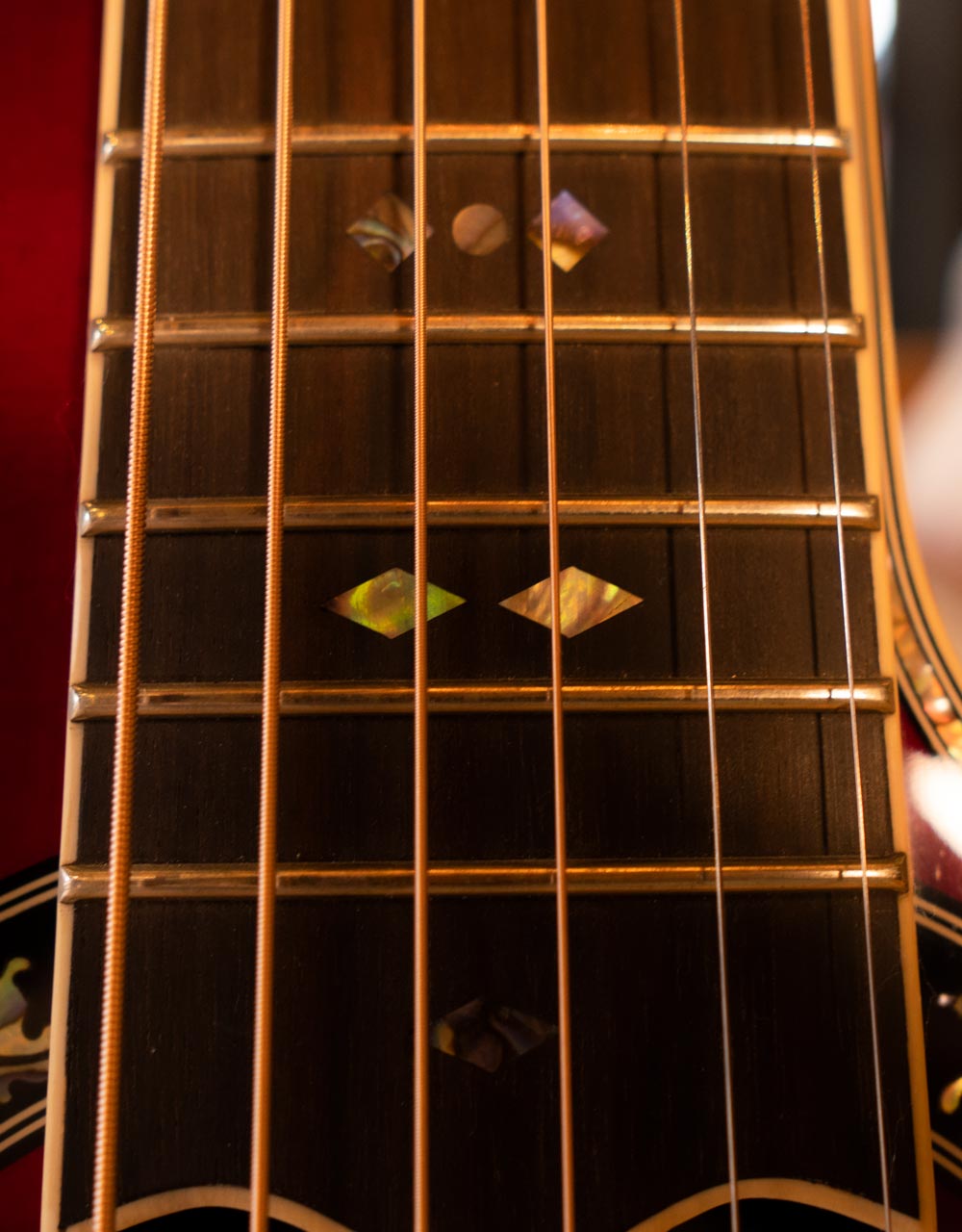 Электроакустическая гитара Ovation C2079AX-CCB Custom Legend Deep Contour Cutaway Cherry Cherry Burs - купить в "Гитарном Клубе"