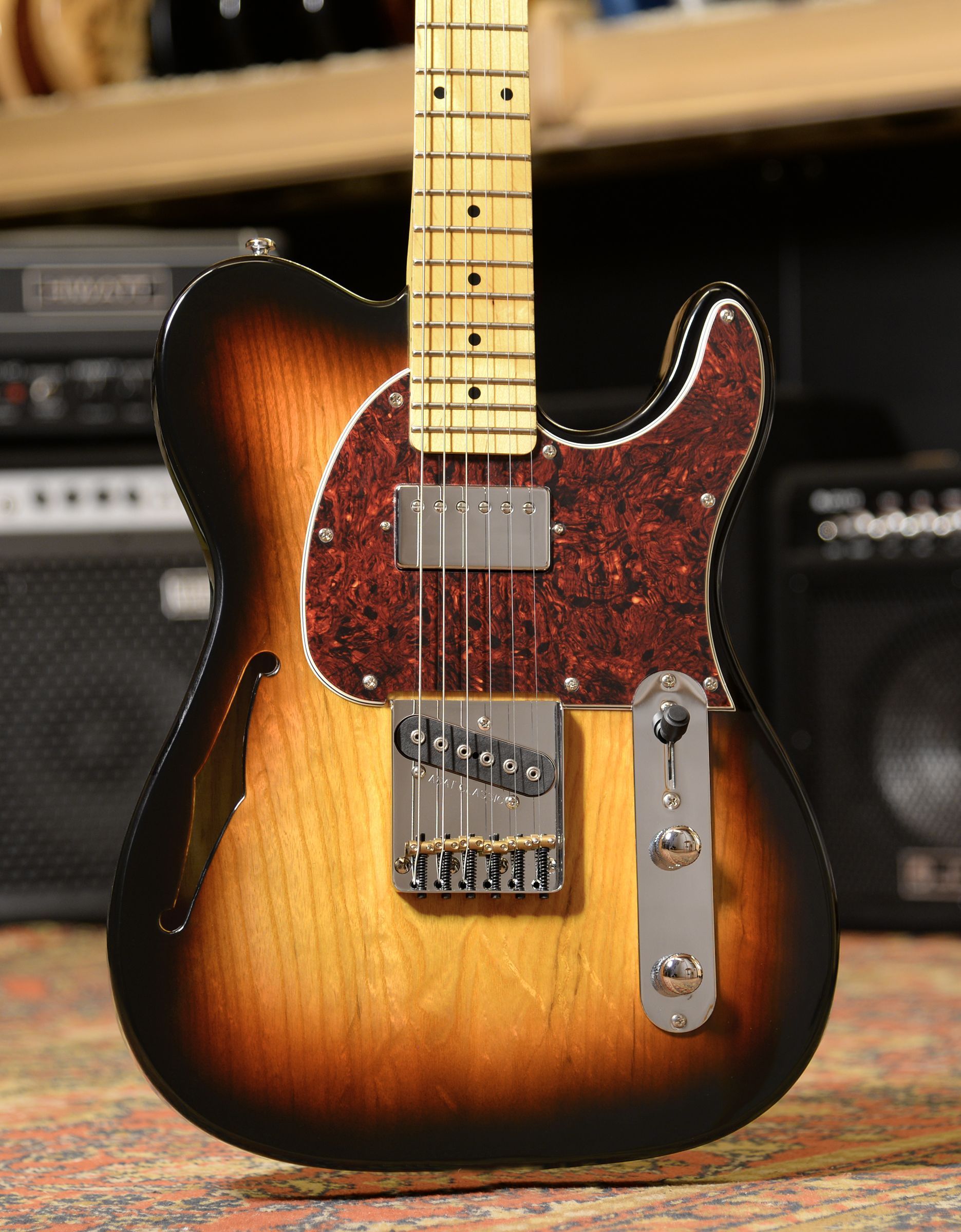 Электрогитара G&L Tribute ASAT Classic Bluesboy Semi-Hollow 3-Tone Sunburst MP SF - купить в "Гитарном Клубе"
