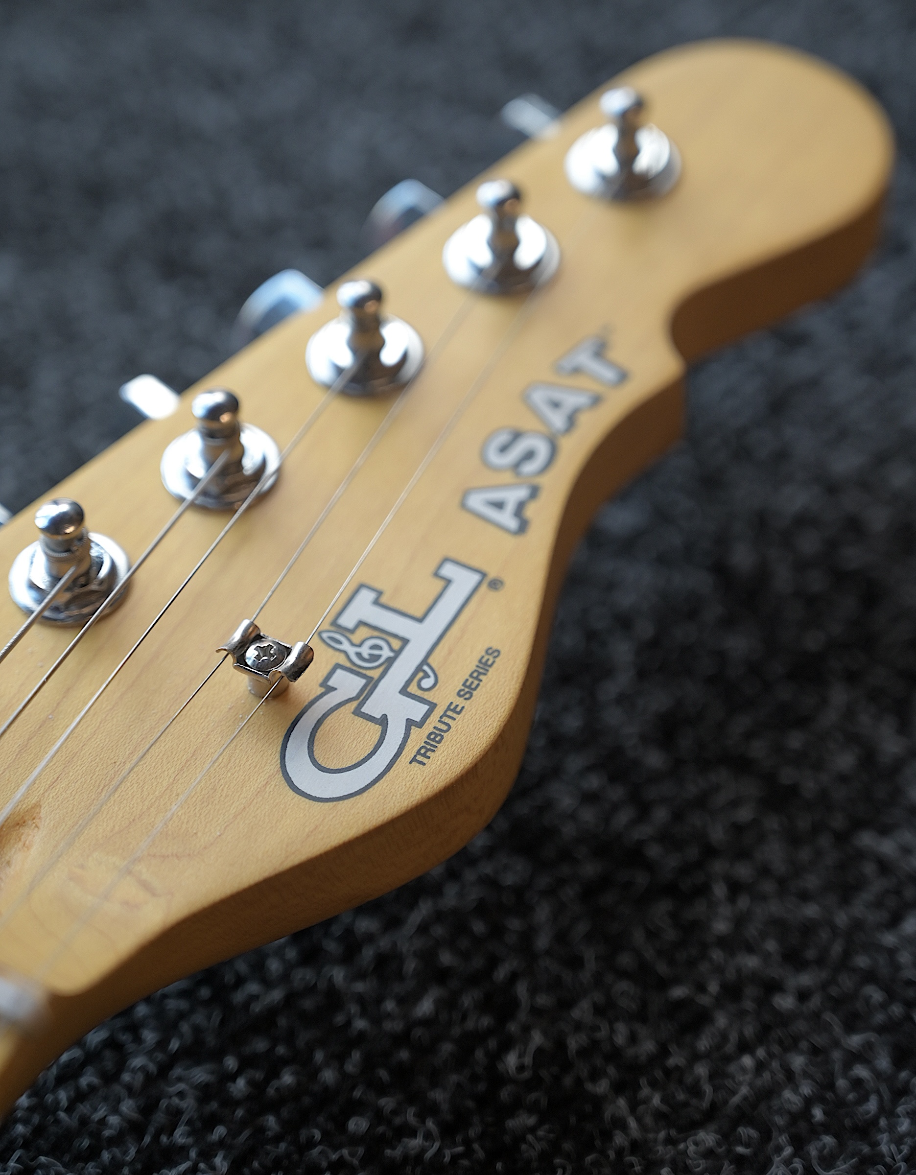 Электрогитара G&L Tribute ASAT Special Gloss Black MP Poplar - купить в "Гитарном Клубе"