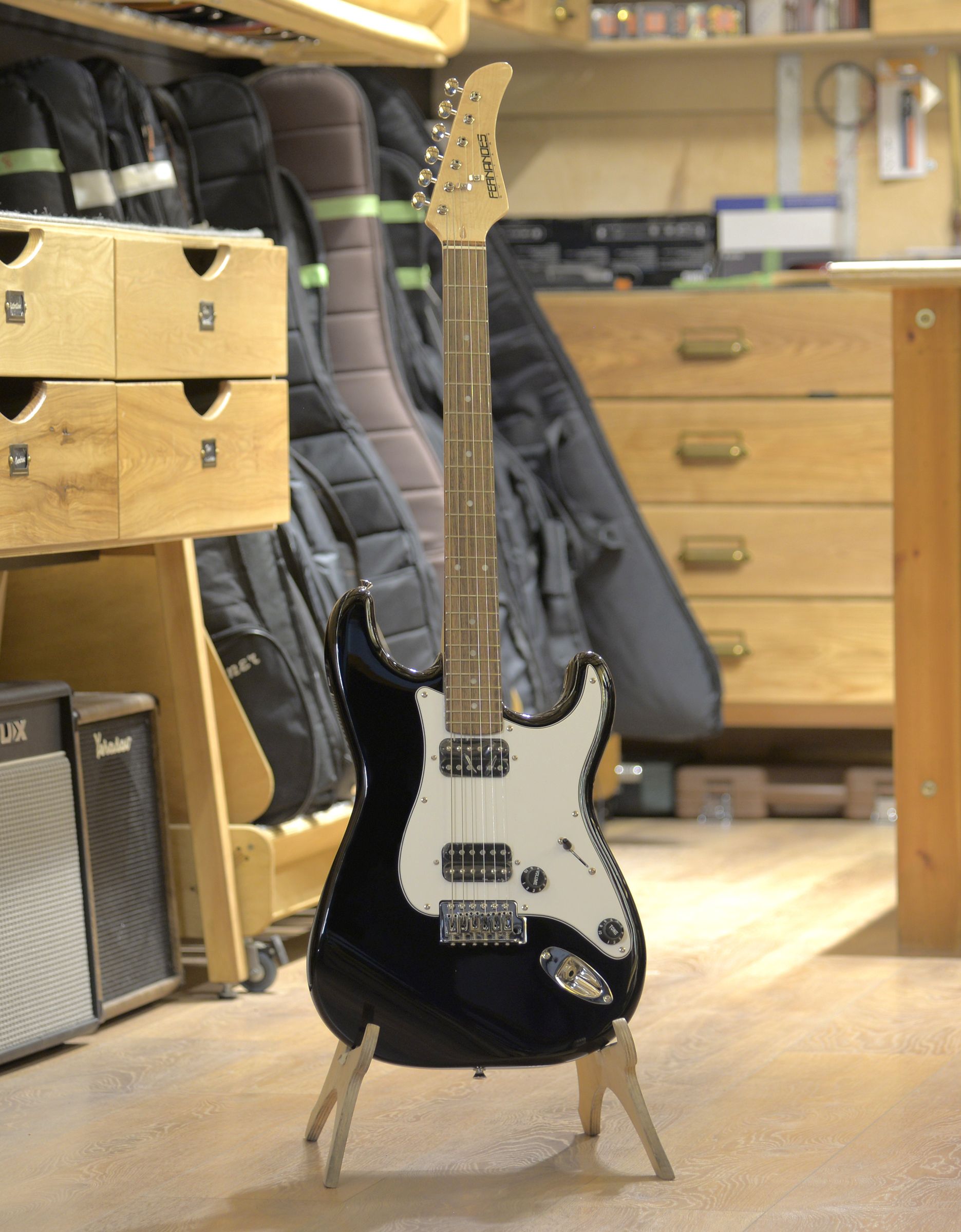 Электрогитара Fernandes LE-1Z HH Black - купить в "Гитарном Клубе"