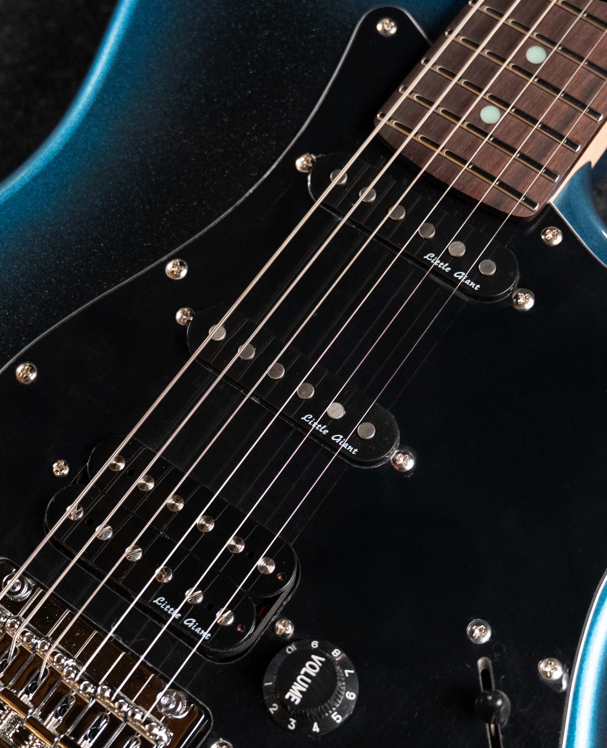 Электрогитара Saga Dark Night Blue - купить в "Гитарном Клубе"