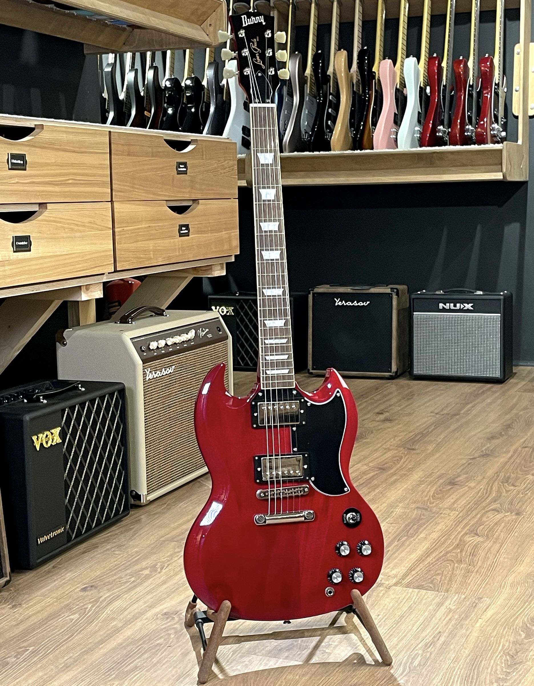 Электрогитара Burny RSG60`63 Cherry Red - купить в "Гитарном Клубе"