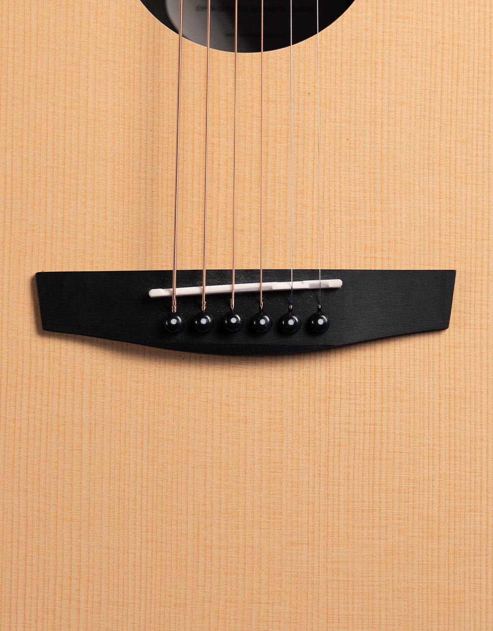 Трансакустическая гитара Enya ED-X0/NA.S0.EQ - купить в "Гитарном Клубе"