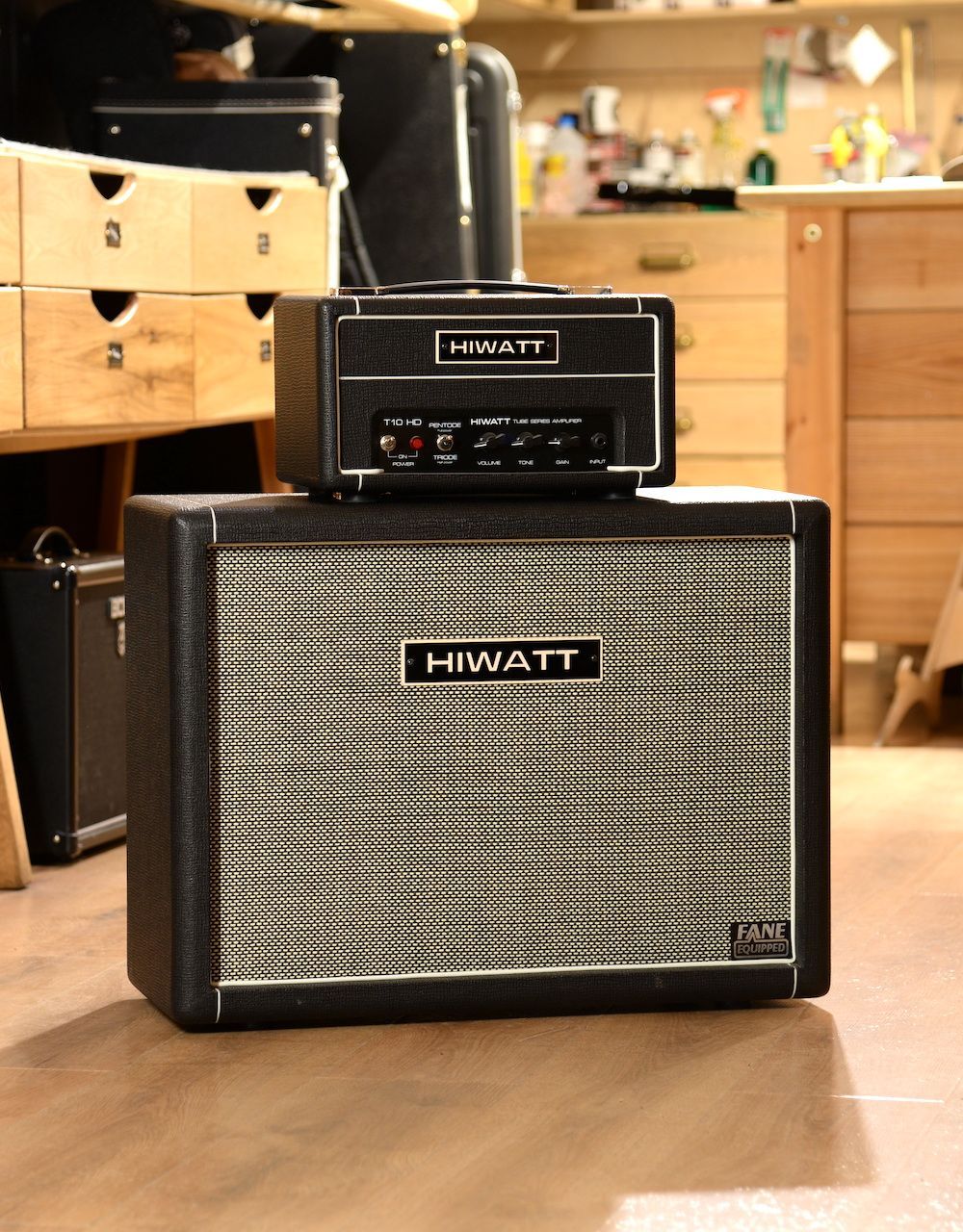 Ламповый усилитель для электрогитары HIWATT T10HD, 20 Вт - купить в "Гитарном Клубе"