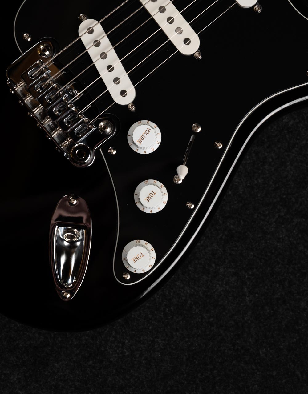Электрогитара G&L Tribute Legacy Gloss Black MP Poplar - купить в "Гитарном Клубе"