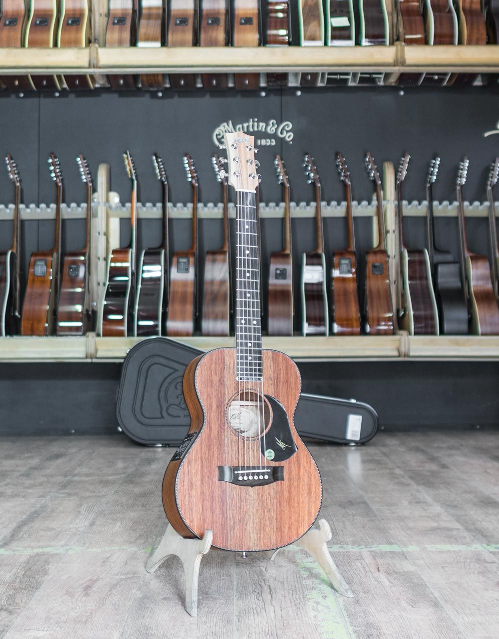 Электроакустическая гитара Maton EMBW-6 - купить в "Гитарном Клубе"