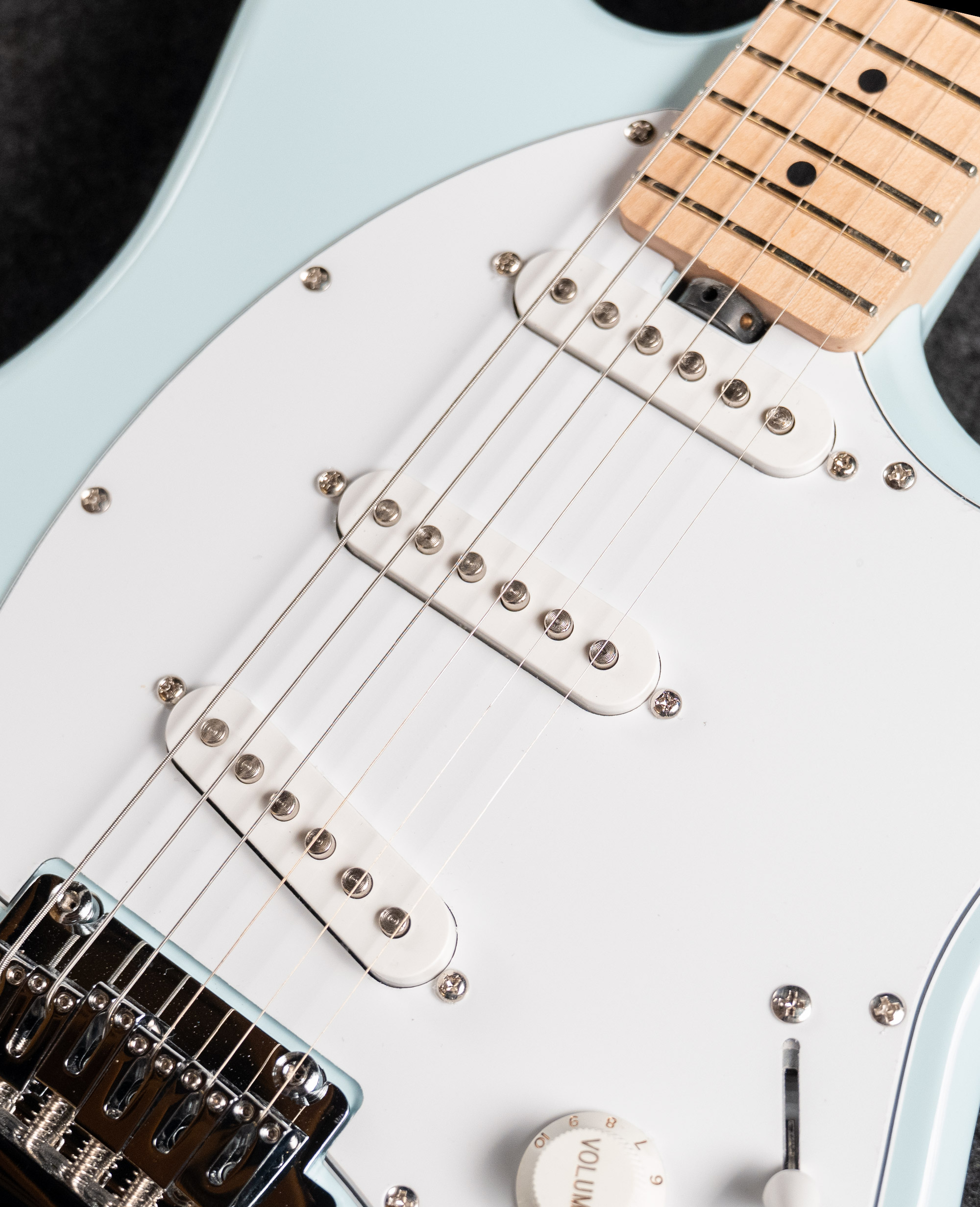 Электрогитара Sterling Cutlass SSS Daphne Blue - купить в "Гитарном Клубе"