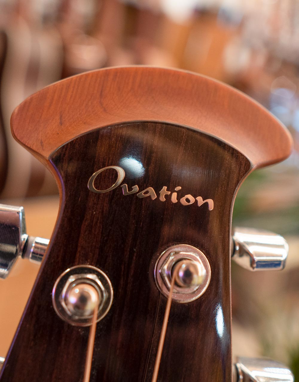 Электроакустическая гитара Ovation CS24-4 Celebrity Standard Mid-Depth Natural - купить в "Гитарном Клубе"