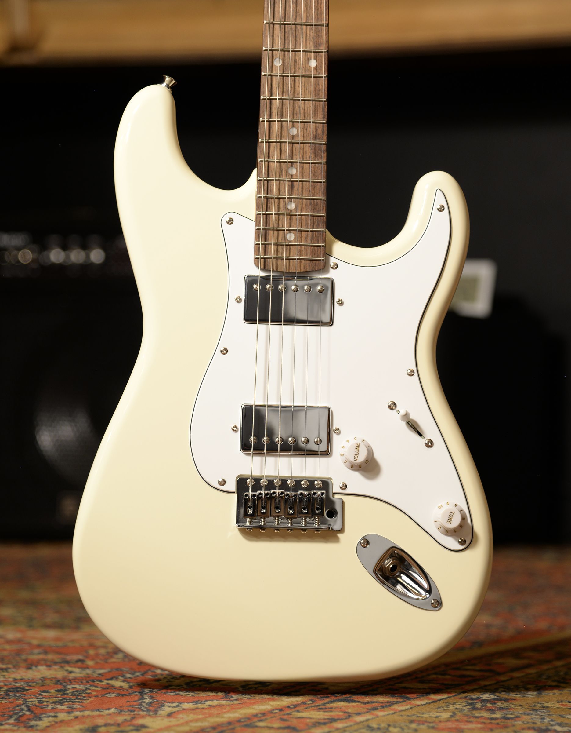Электрогитара Fernandes LE-1Z HH Cream White - купить в "Гитарном Клубе"