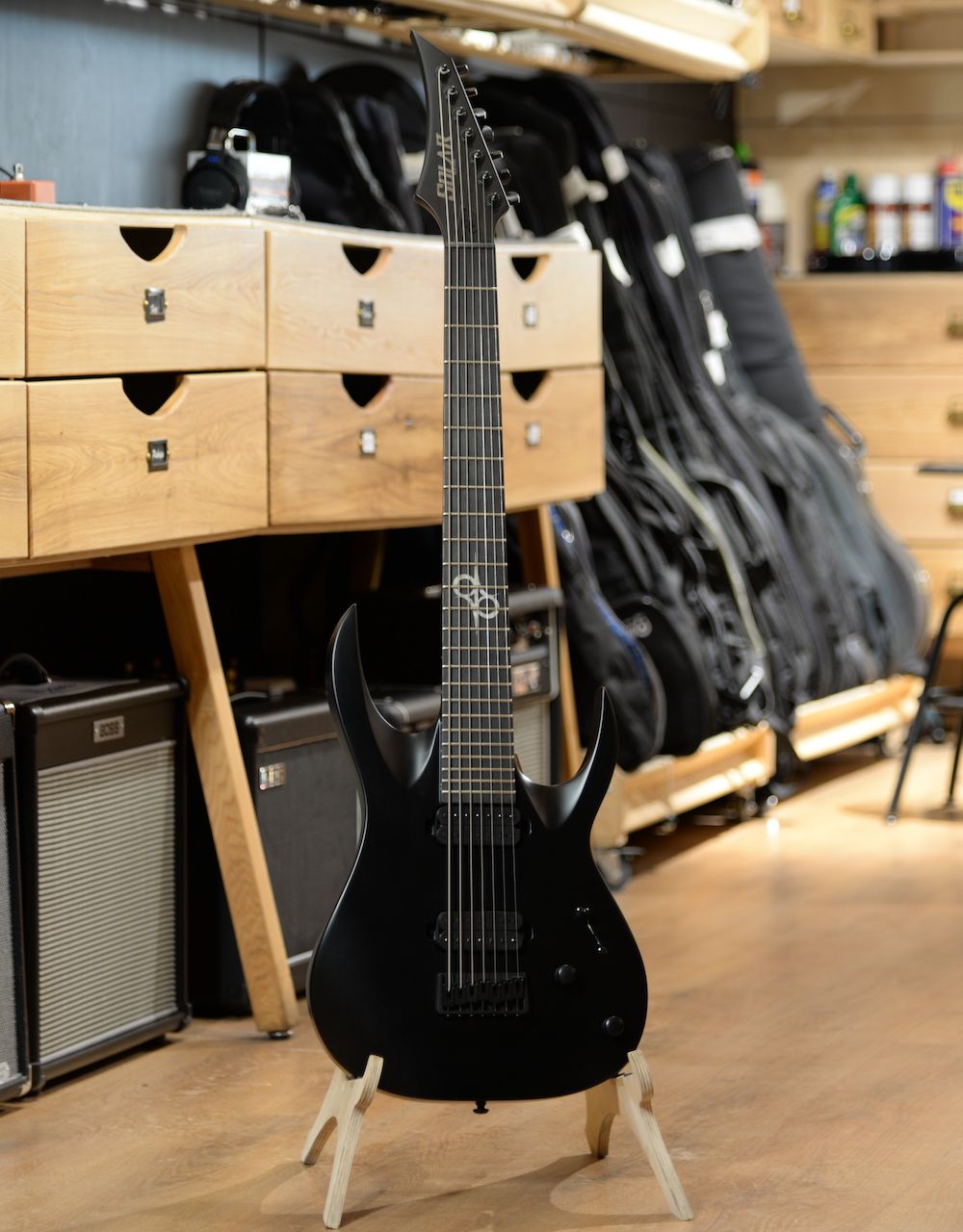 Электрогитара Solar Guitars A2.7C Carbon Black Matte - купить в "Гитарном Клубе"