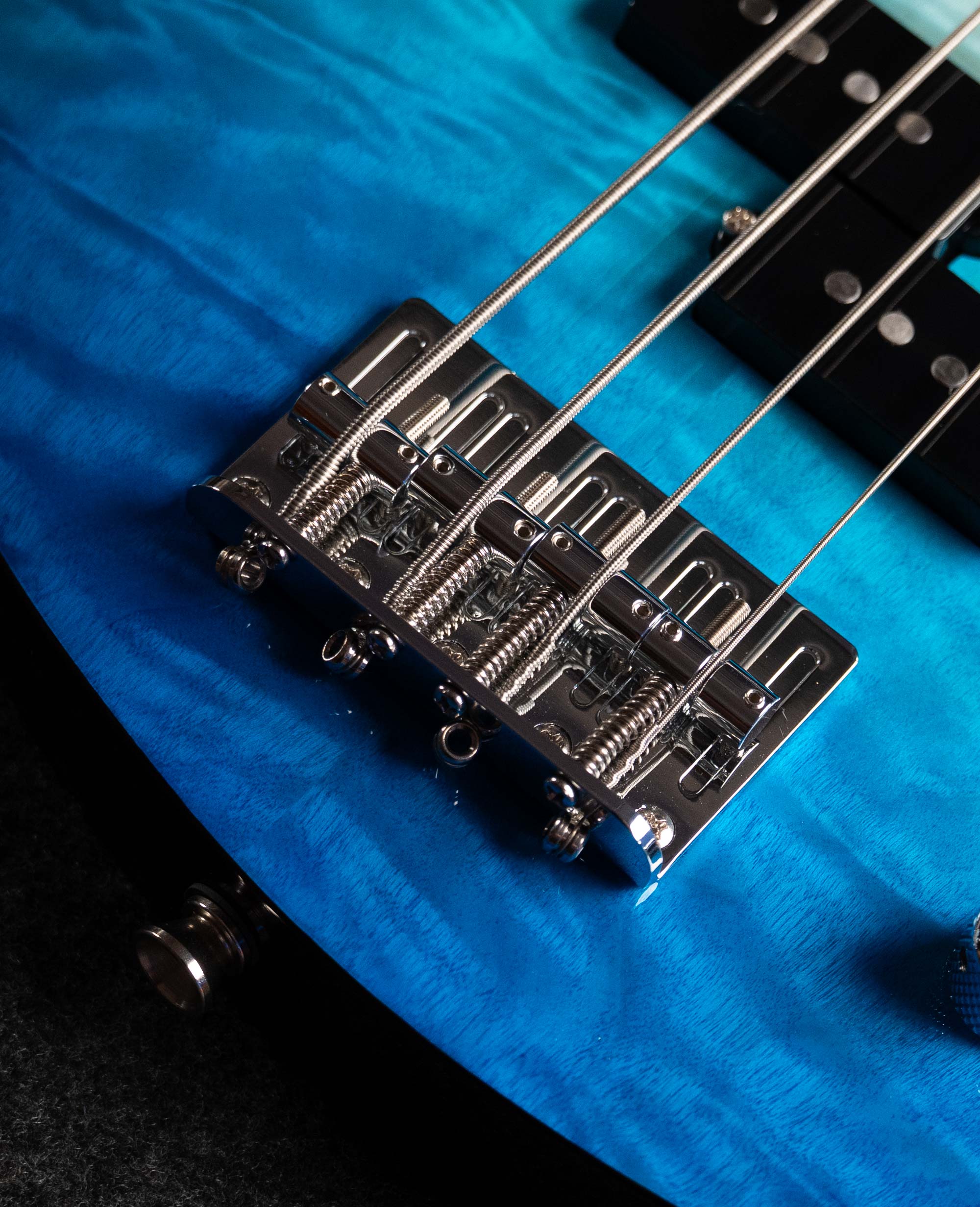 Бас-гитара уменьшенная Flight Mini Bass TBL - купить в "Гитарном Клубе"