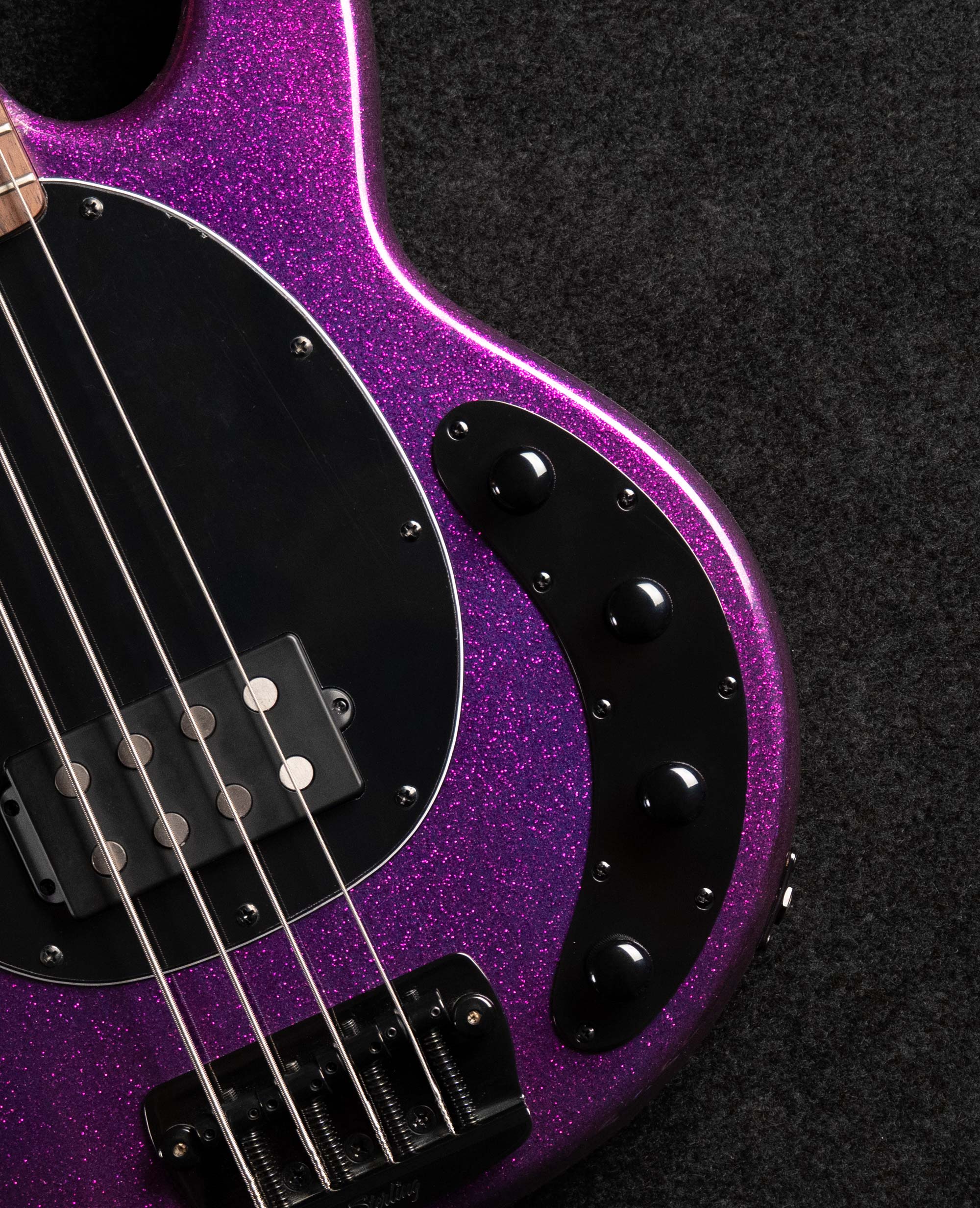 Бас-гитара Sterling StingRay RAY34-PSK, Purple Sparkle - купить в "Гитарном Клубе"