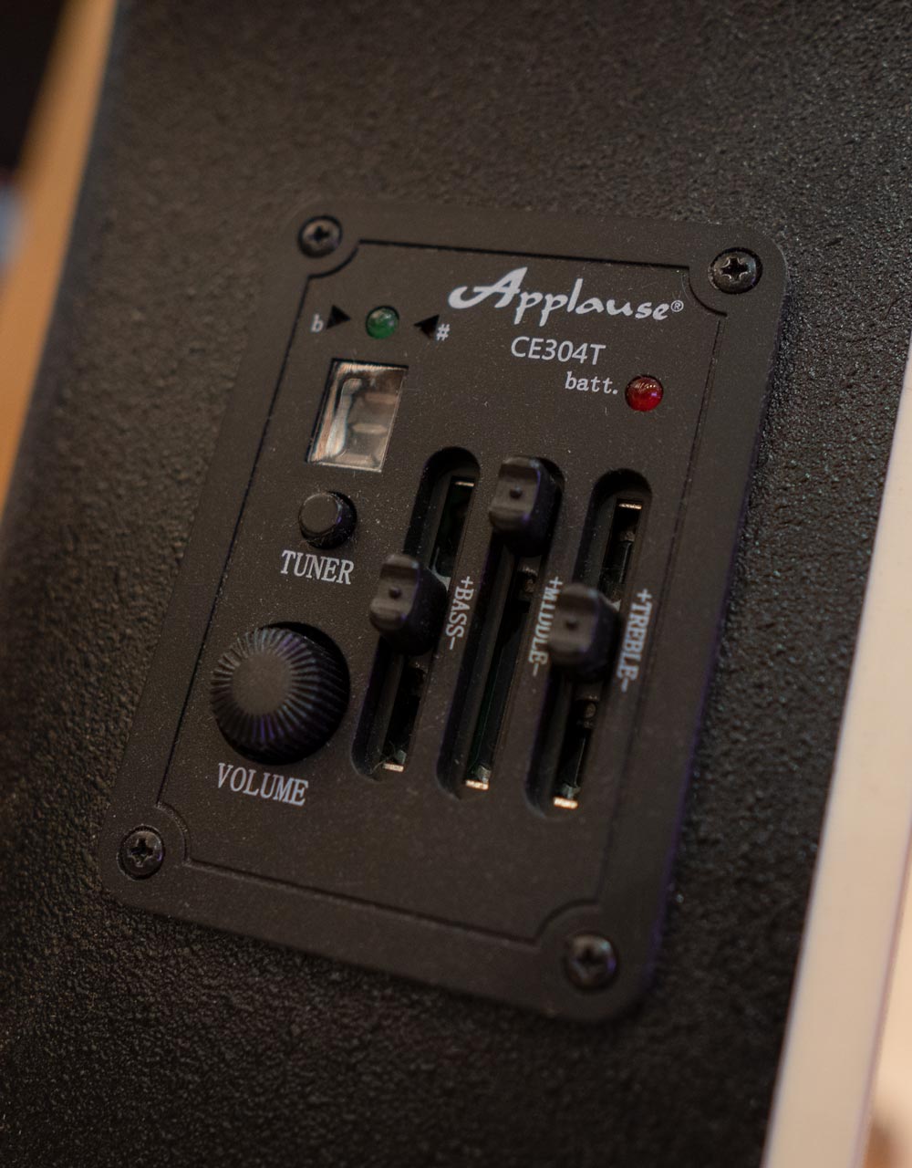 Электроакустическая гитара Ovation Applause AE44IIP-TBKF Elite Mid Cutaway Trans Black - купить в "Гитарном Клубе"