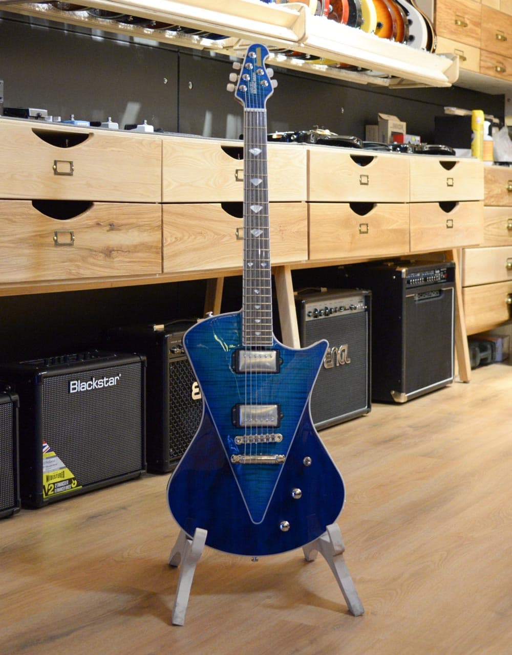 Электрогитара Music Man Armada, Balboa Blueburst - купить в "Гитарном Клубе"