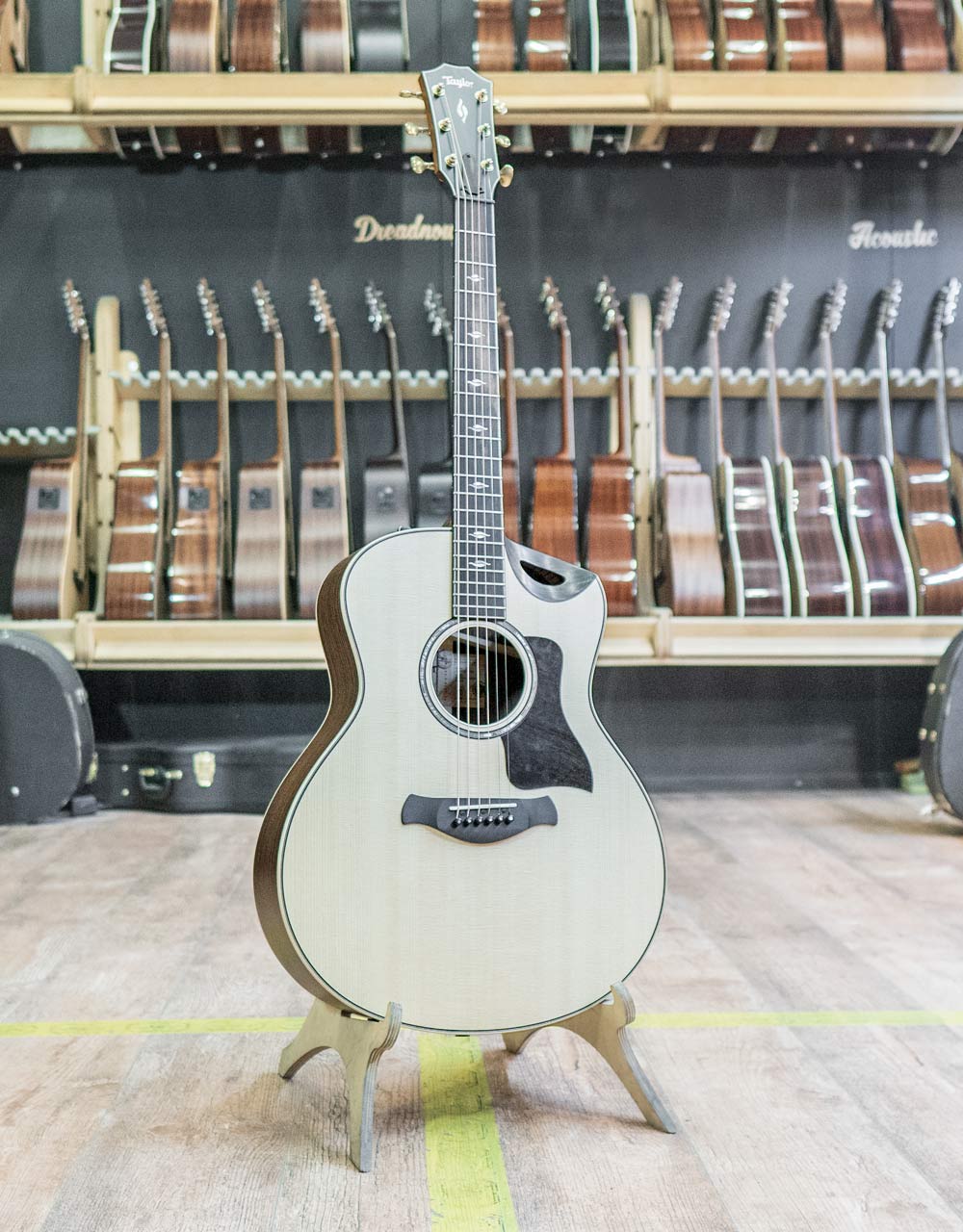 Электроакустическая гитара Taylor 816ce Builder