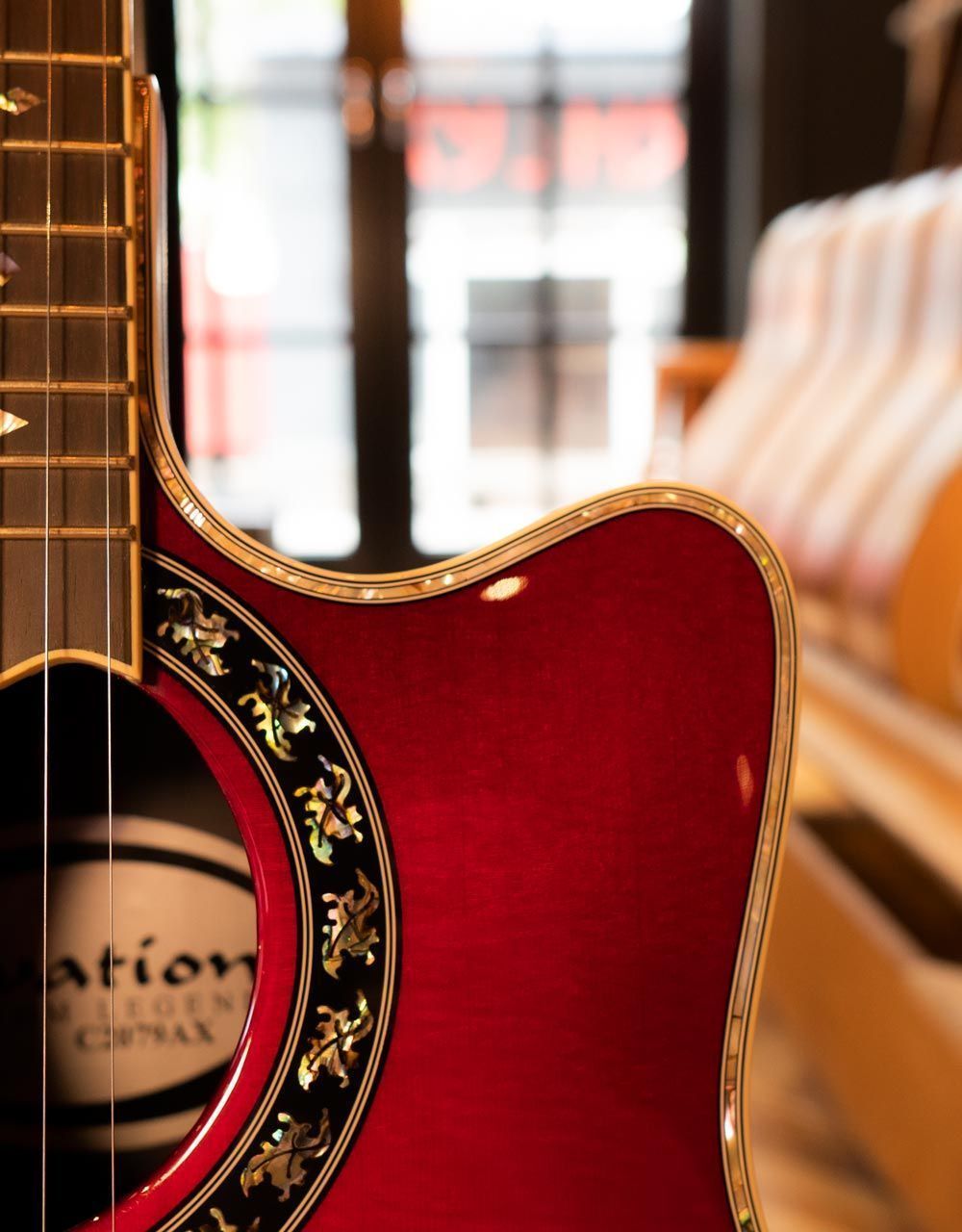 Электроакустическая гитара Ovation C2079AX-CCB Custom Legend Deep Contour Cutaway Cherry Cherry Burs - купить в "Гитарном Клубе"