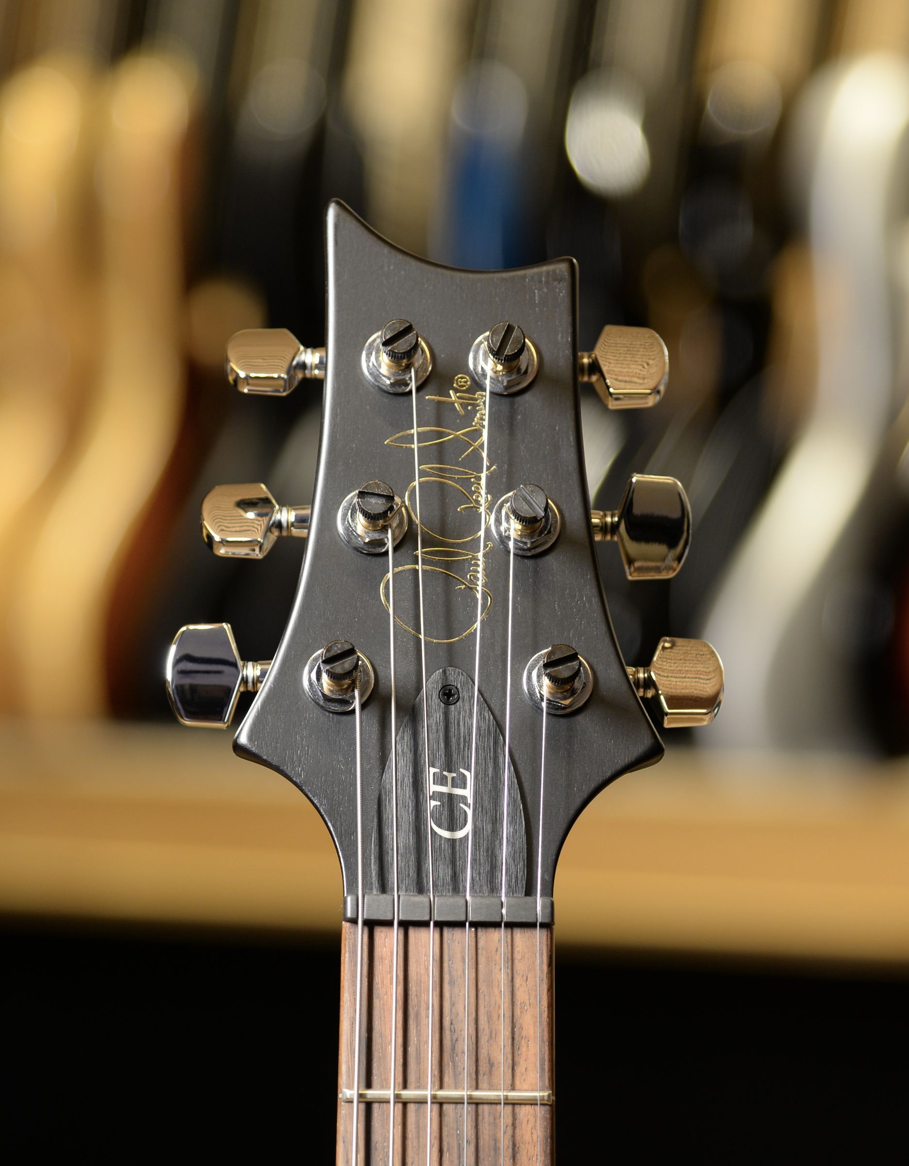 Электрогитара PRS CE24 SEMI-HOLLOW CC BM SMOKEBURST BLACKOUT NECK - купить в "Гитарном Клубе"