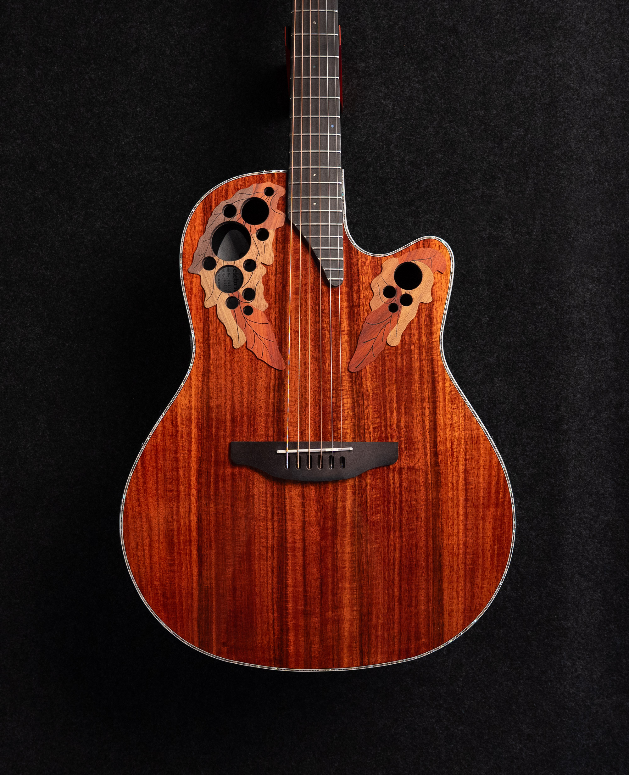 Электроакустическая гитара Ovation CE44P-FKOA Celebrity Elite Plus Mid Cutaway Natural Figured - купить в "Гитарном Клубе"