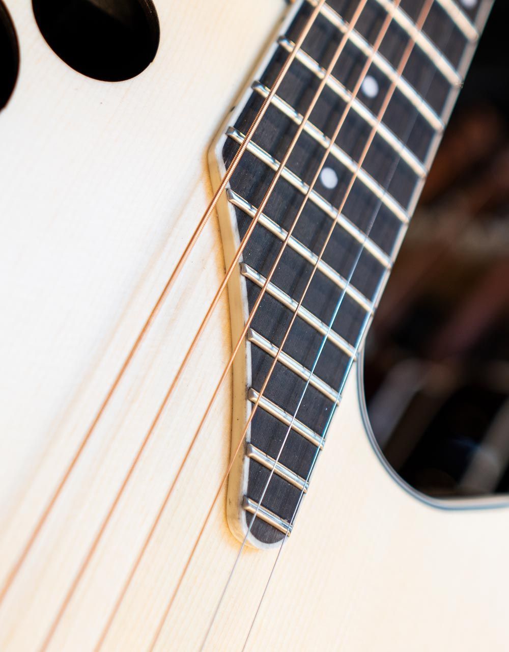 Электроакустическая гитара Ovation Applause AE44II-4S Elite Mid Cutaway Natural Satin - купить в "Гитарном Клубе"