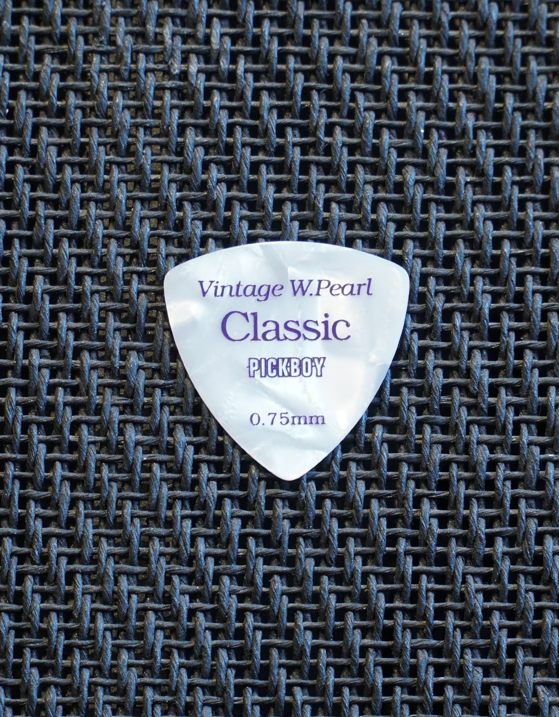 Медиатор Celluloid Vintage Classic White Pearl, 0.75мм - купить в "Гитарном Клубе"