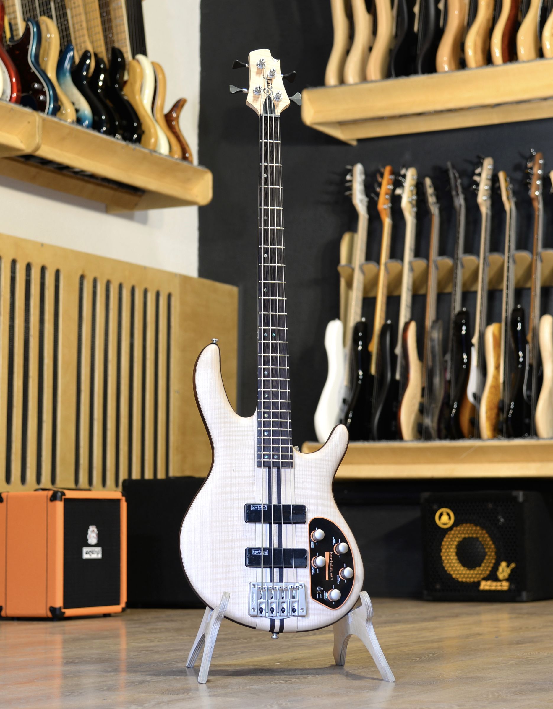 Бас-гитара Cort A4-Plus-FMMH-OPN Artisan Series - купить в "Гитарном Клубе"