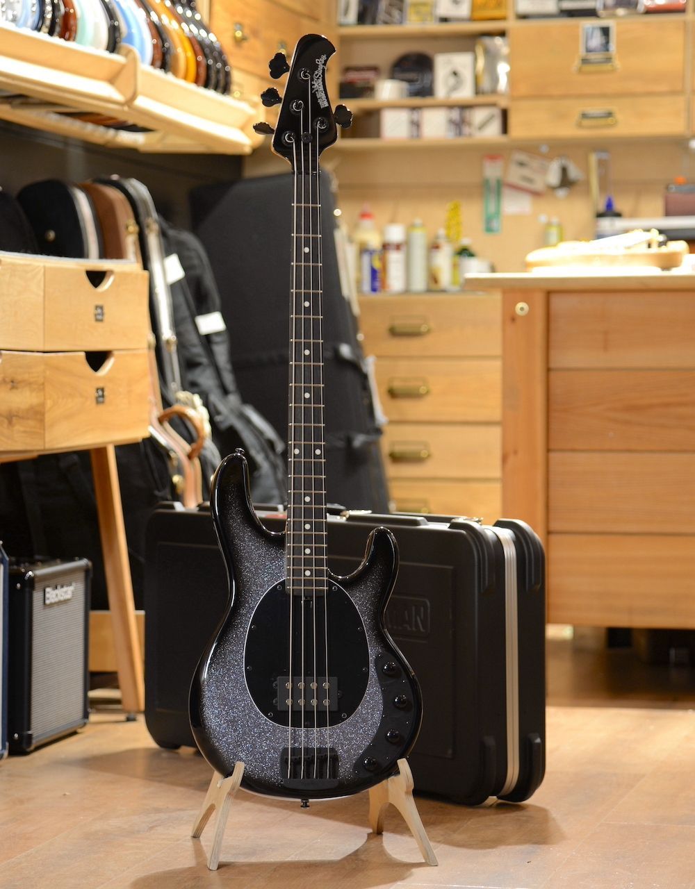 Бас-гитара Music Man StingRay Special Smoked Chrome - купить в "Гитарном Клубе"