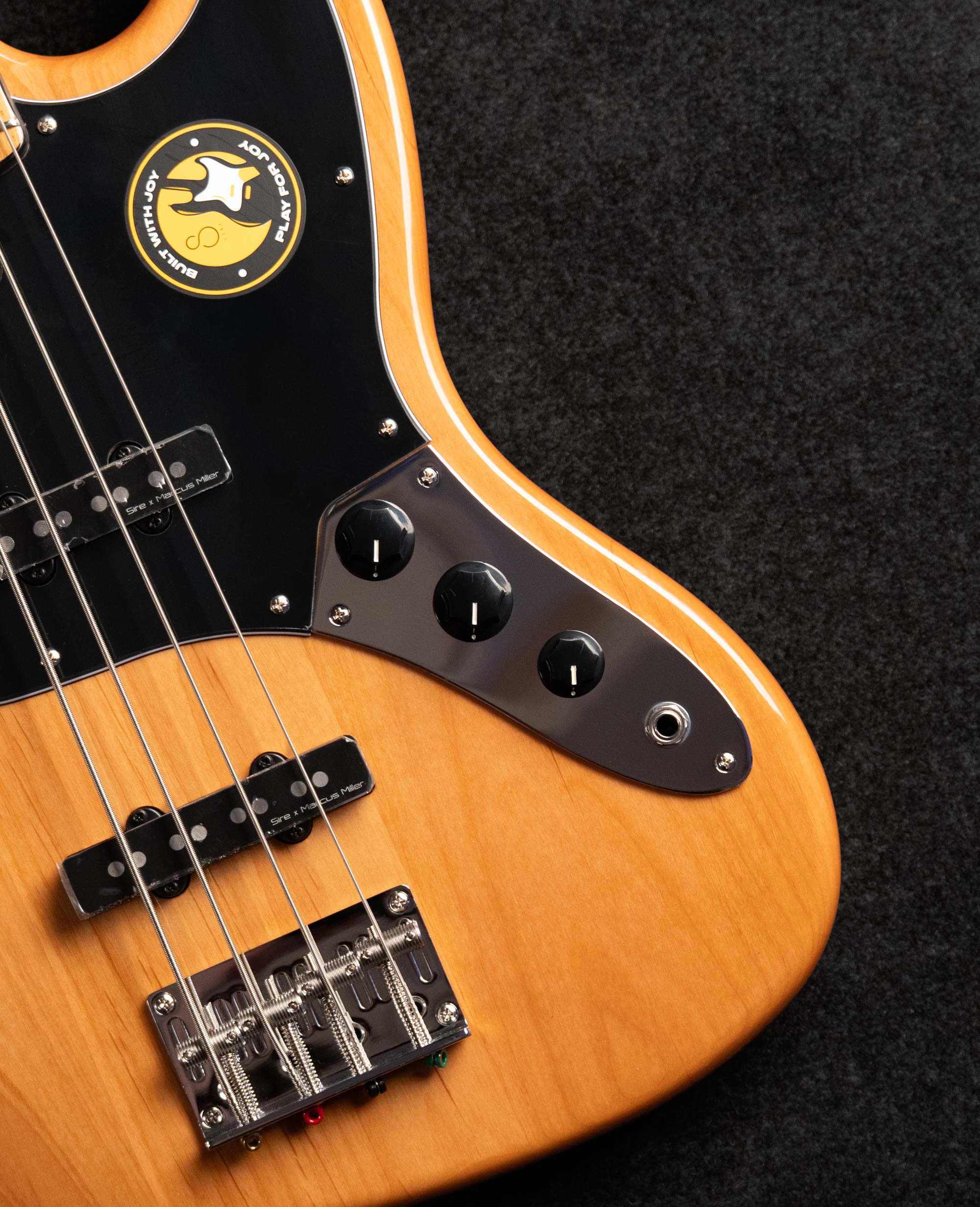 Бас-гитара Sire V5 Alder-4 (2nd Gen) NT - купить в "Гитарном Клубе"