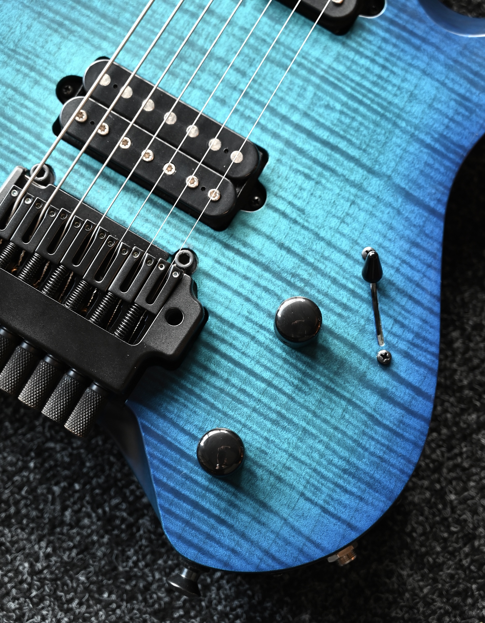 Электрогитара Kiesel Vader Neck-Through - купить в "Гитарном Клубе"